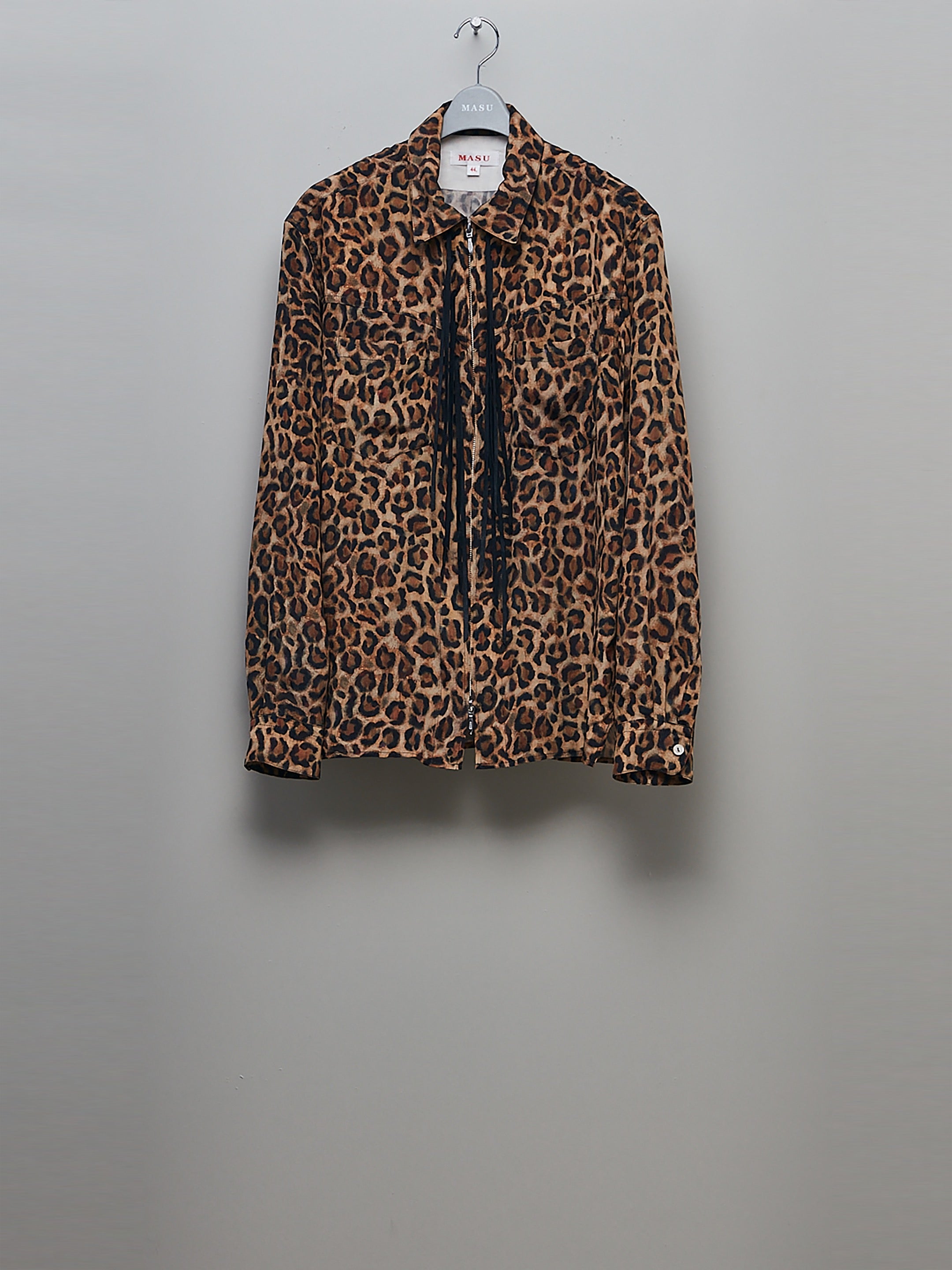 MASU(エムエーエスユー)のZIP-UP LEOPARD SILK SHIRT BROWNの通販