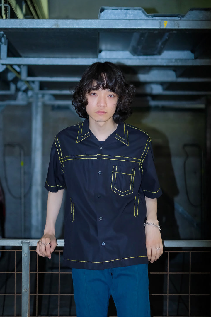 YUKI HASHIMOTOの21ssのCONTRAST STICH SHORTSLEEVE SHIRTSの着用画像