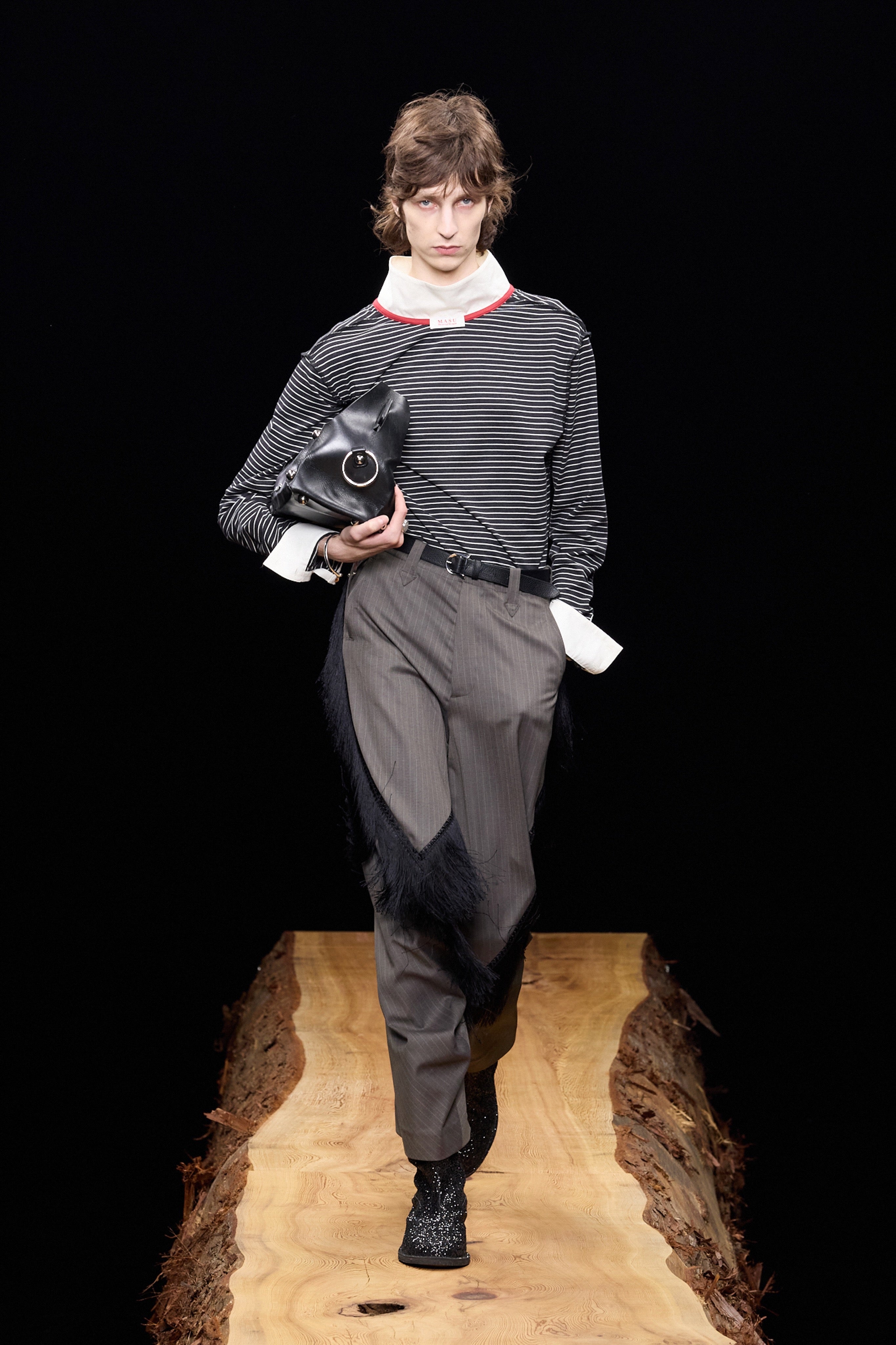 MASU(エムエーエスユー)のARROW BUCKLE LEATHER BELT BLACKの通販