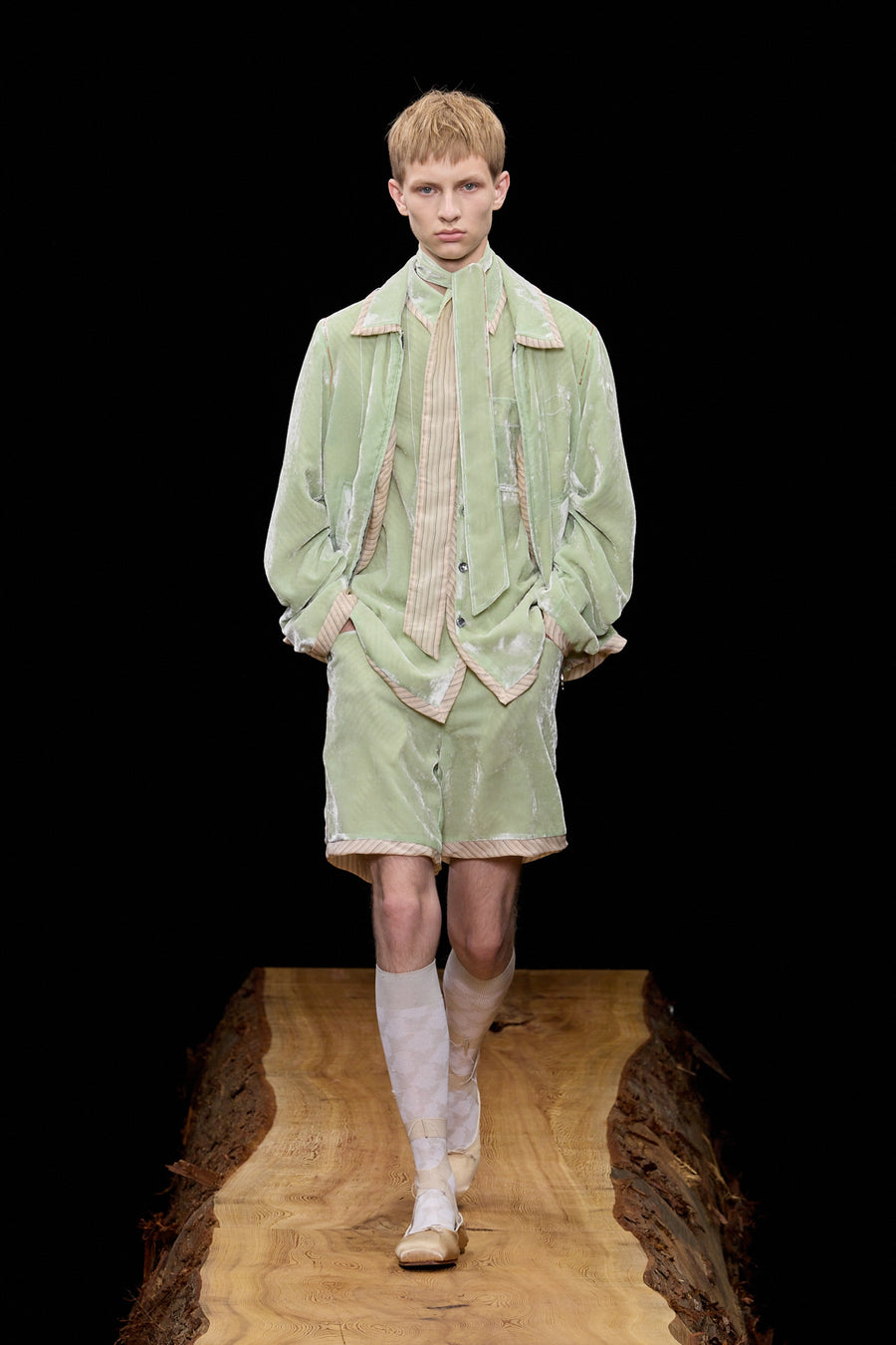 MASU(エムエーエスユー)の2026ss UNEVEN VELVET JACKET MELONの通販