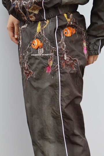doublet(ダブレット)のEMBROIDERED CHAIN TRACK PANTS CHACORLの通販