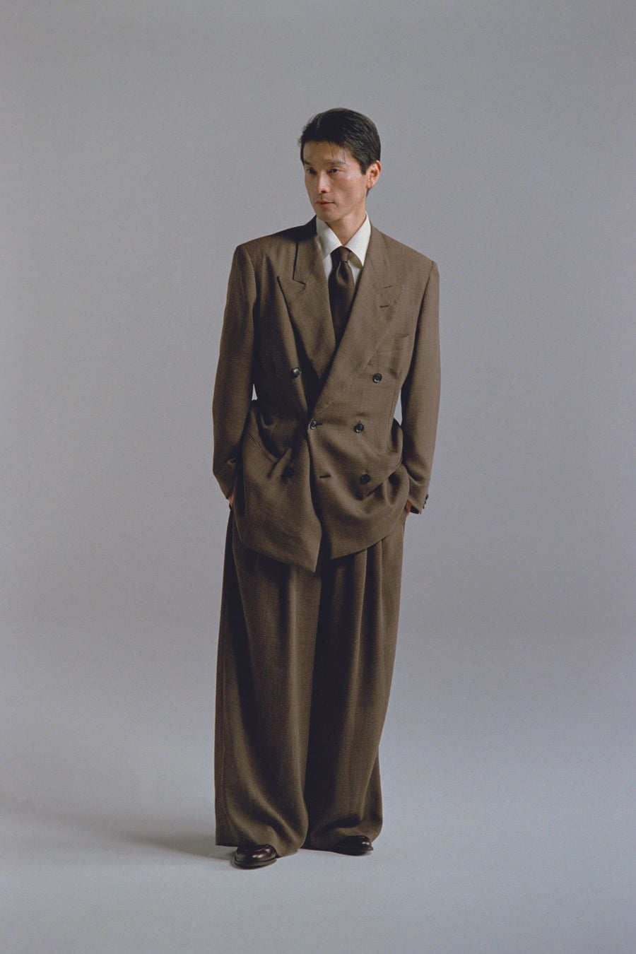 SOSHIOTSUKI  WOOL SERGE HI-WAIST TROUSERS(BROWN)