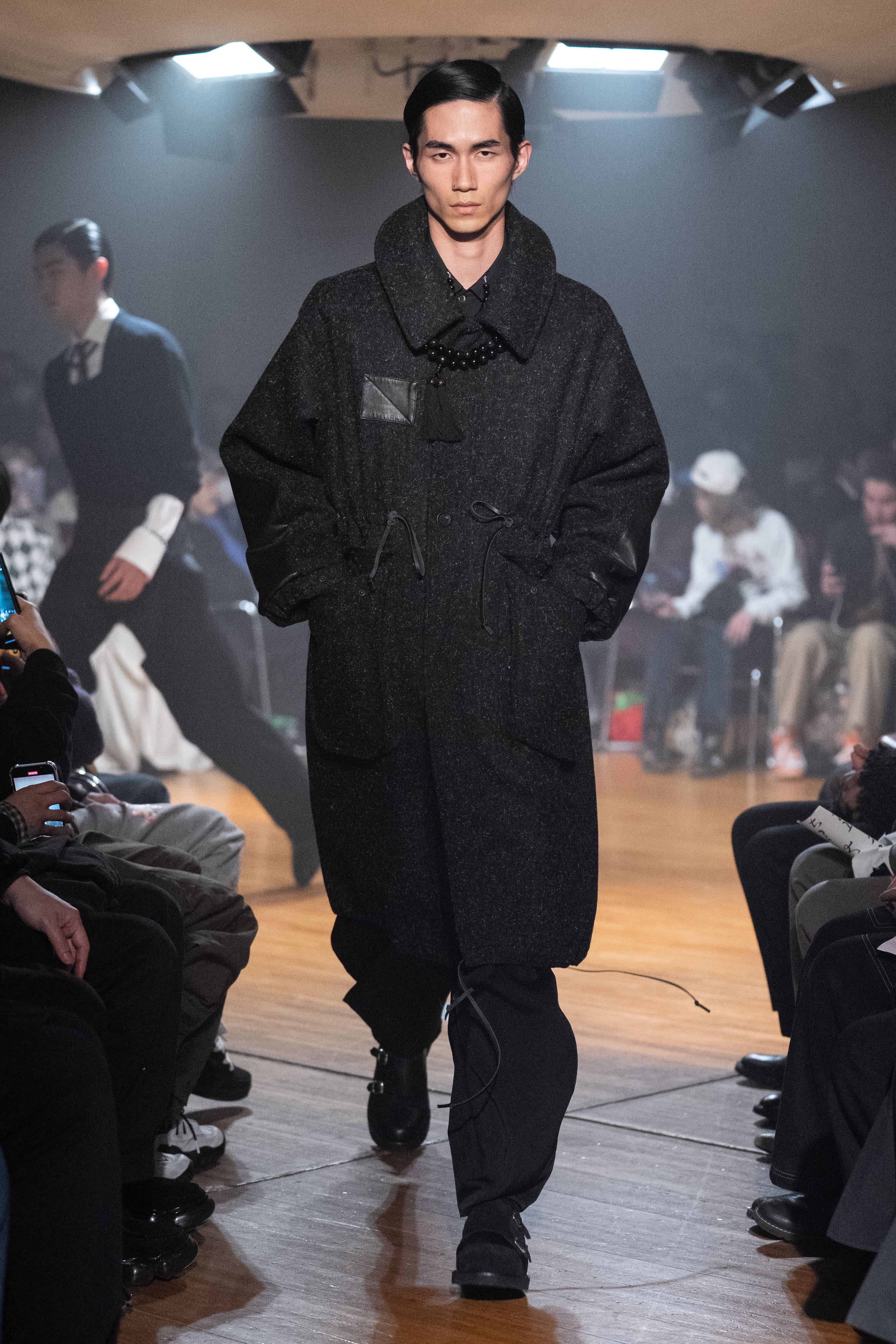 UGLY COLLAR WOOL COAT's mail order of SOSHIOTSUKI | Palette Art