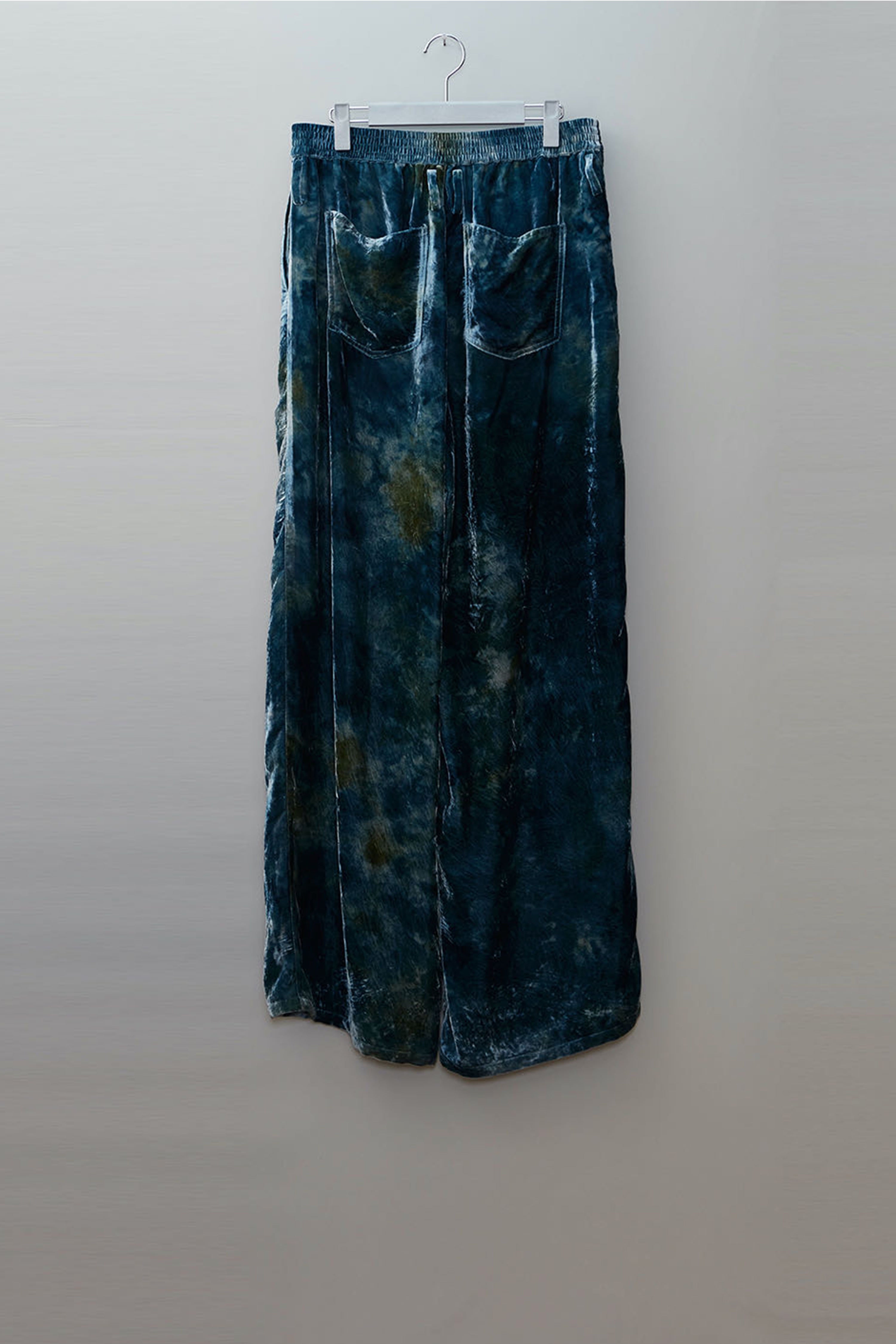 MASU(エムエーエスユー)のVELVET ZIPPER EASY PANTS EMERALDの通販