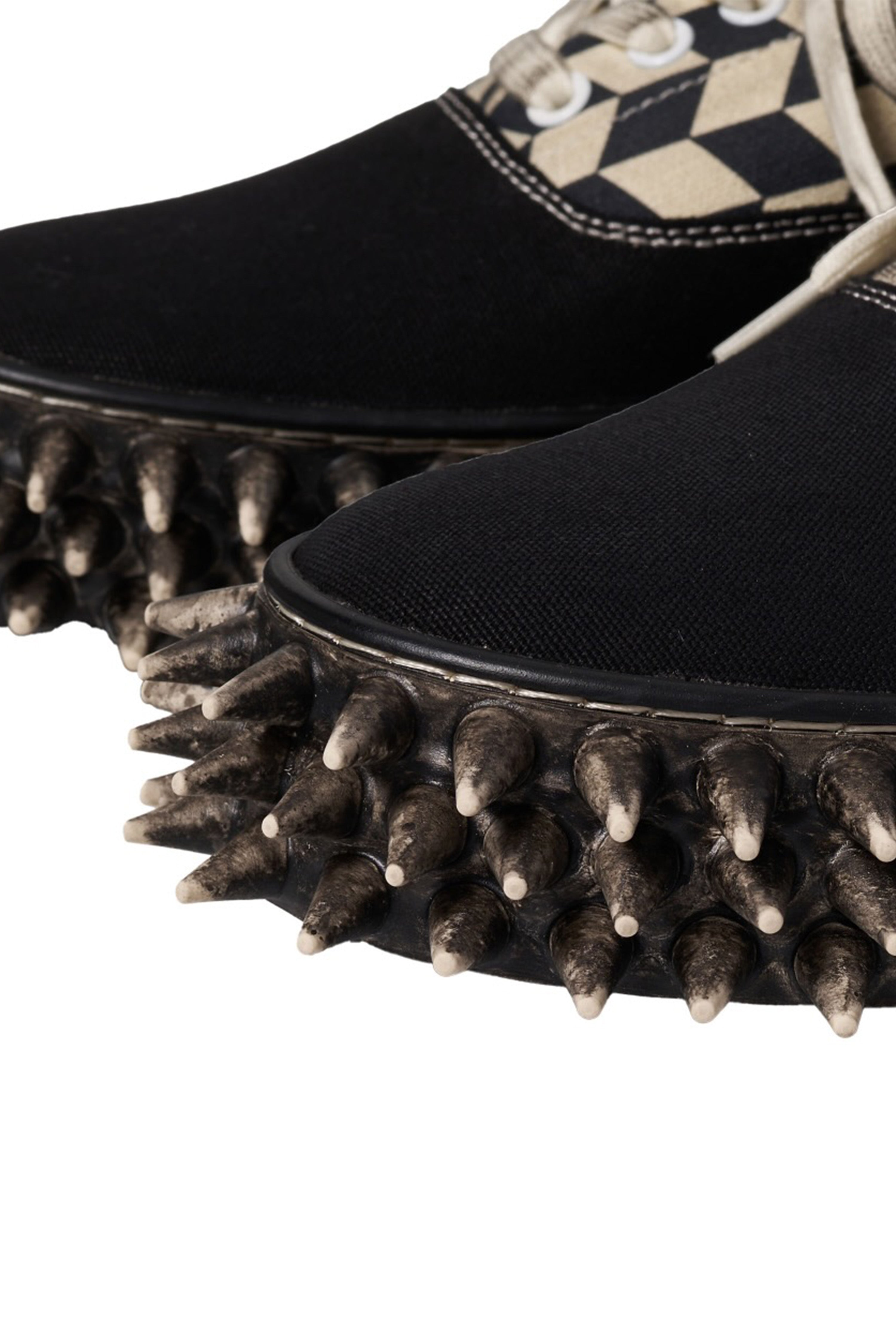 靴 doublet / DIRTY SPIKE CANVAS SNEAKER doublet(ダブレット)のDIRTY SPIKE CANVAS SNEAKER BLACKの通販