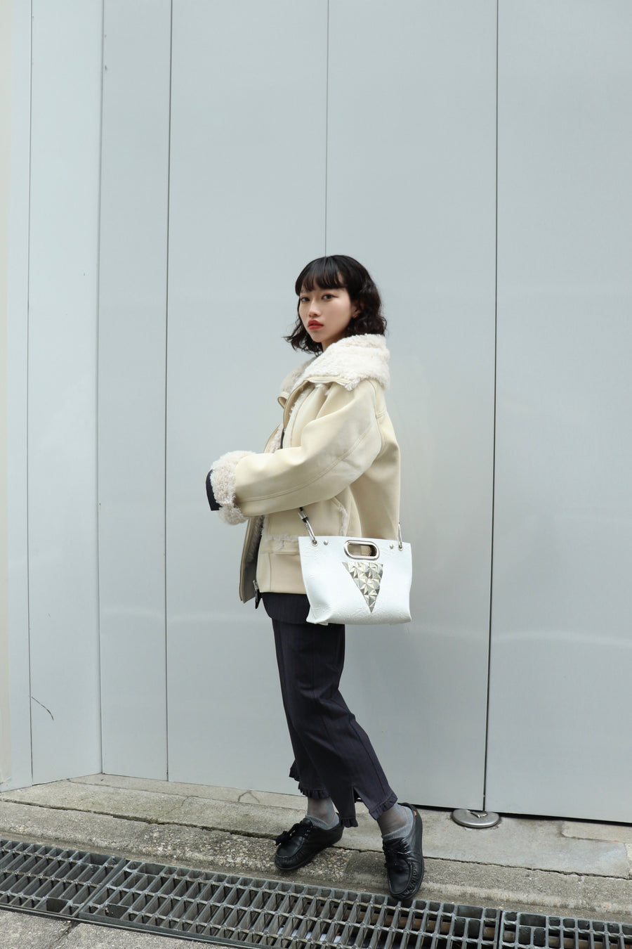 KAGARI YUSUKE  白壁 クラッチショルダー (スタッズ)