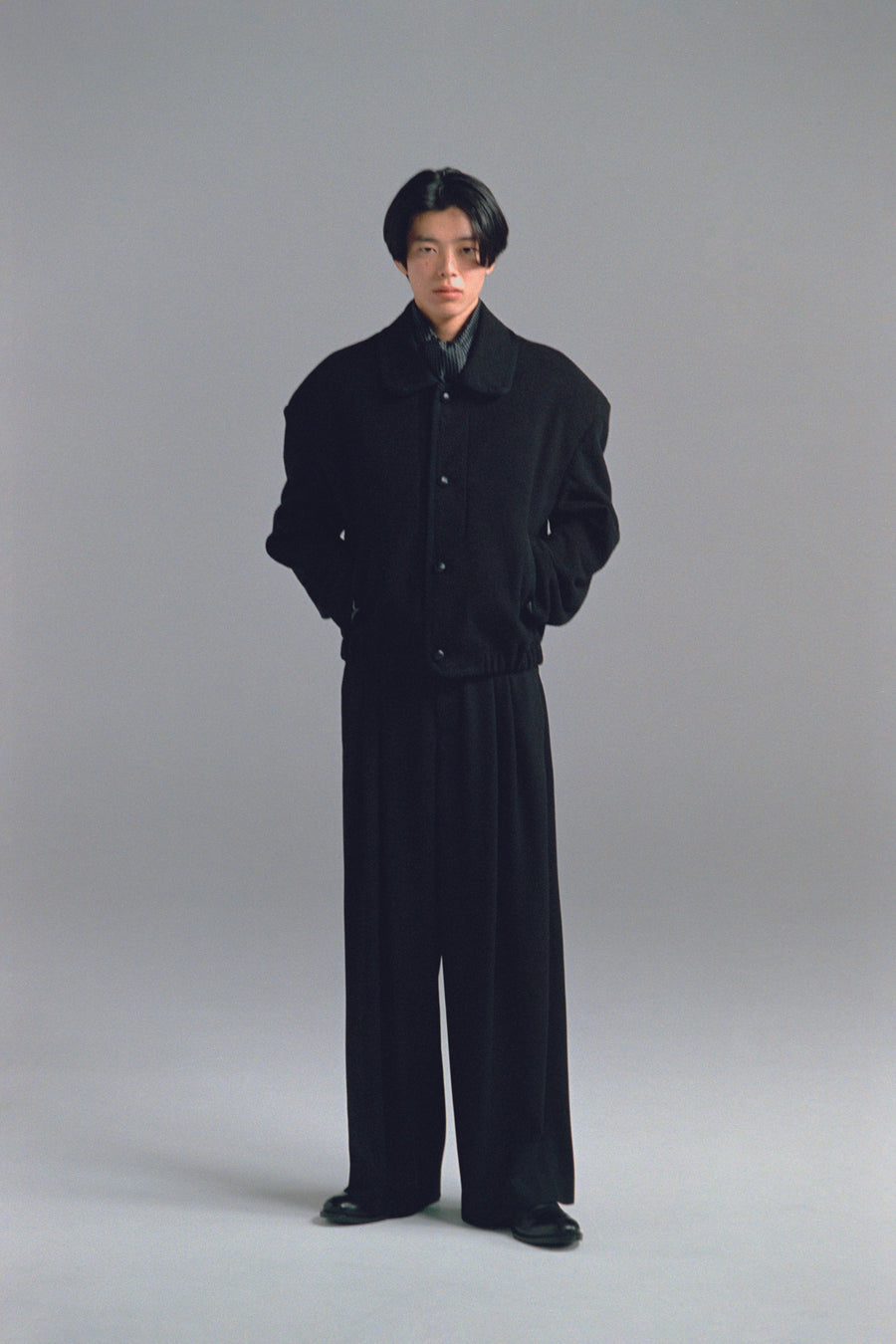 SOSHIOTSUKI  WOOL SERGE HI-WAIST TROUSERS(BLACK)