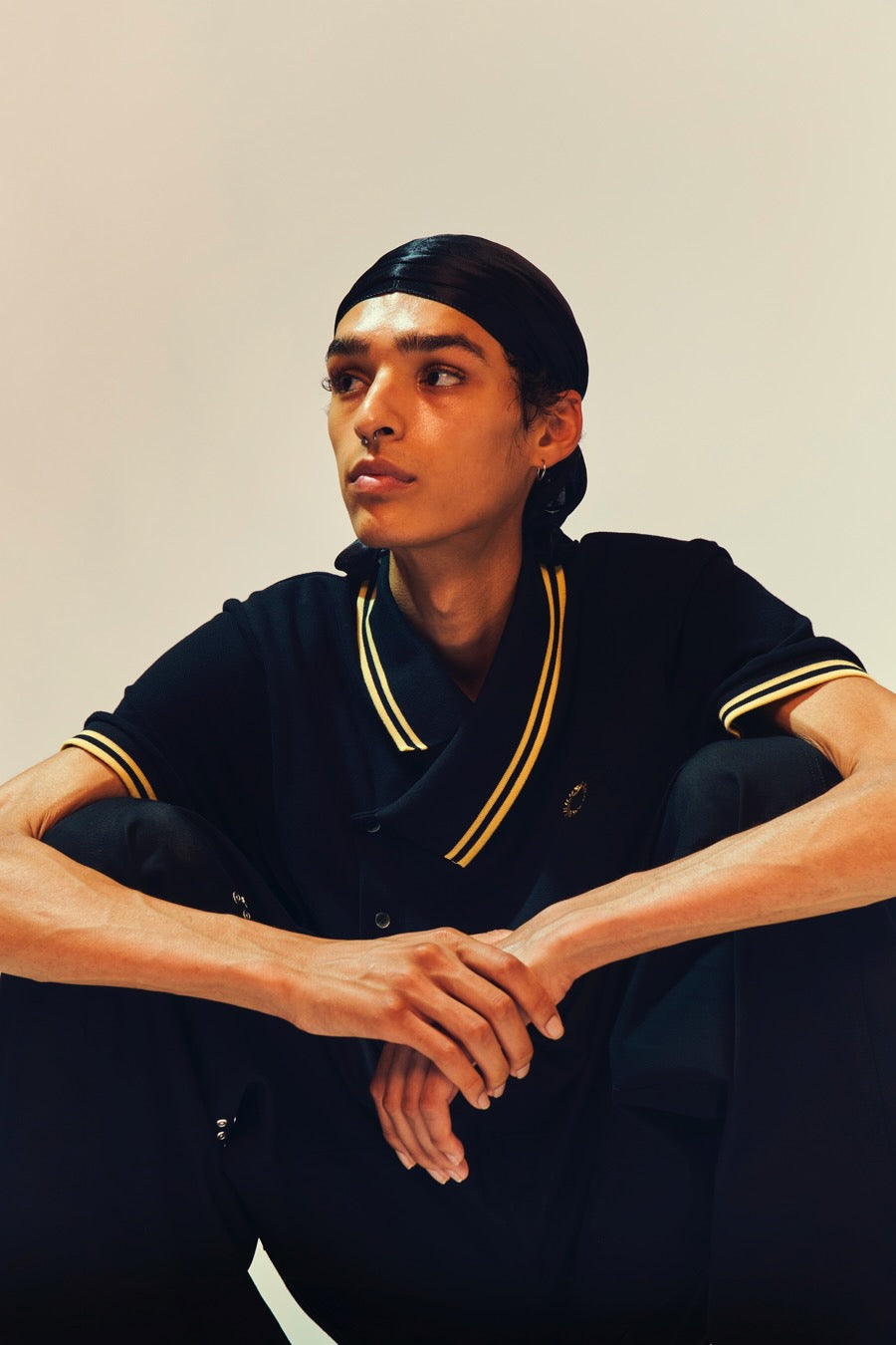 YUKI HASHIMOTO  Y NECK POLO SHIRTS(BLACK)