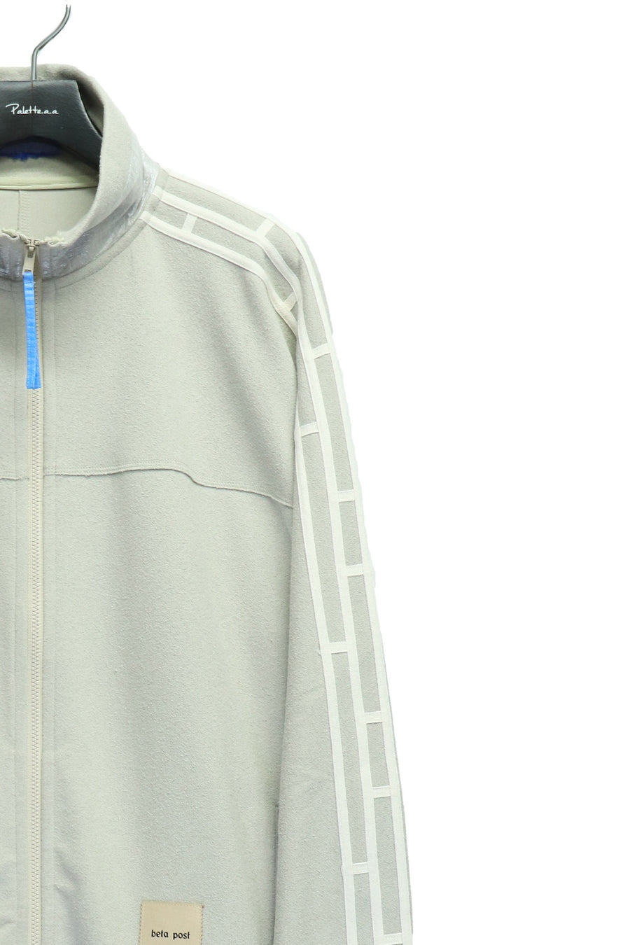 beta post  amida line track jacket