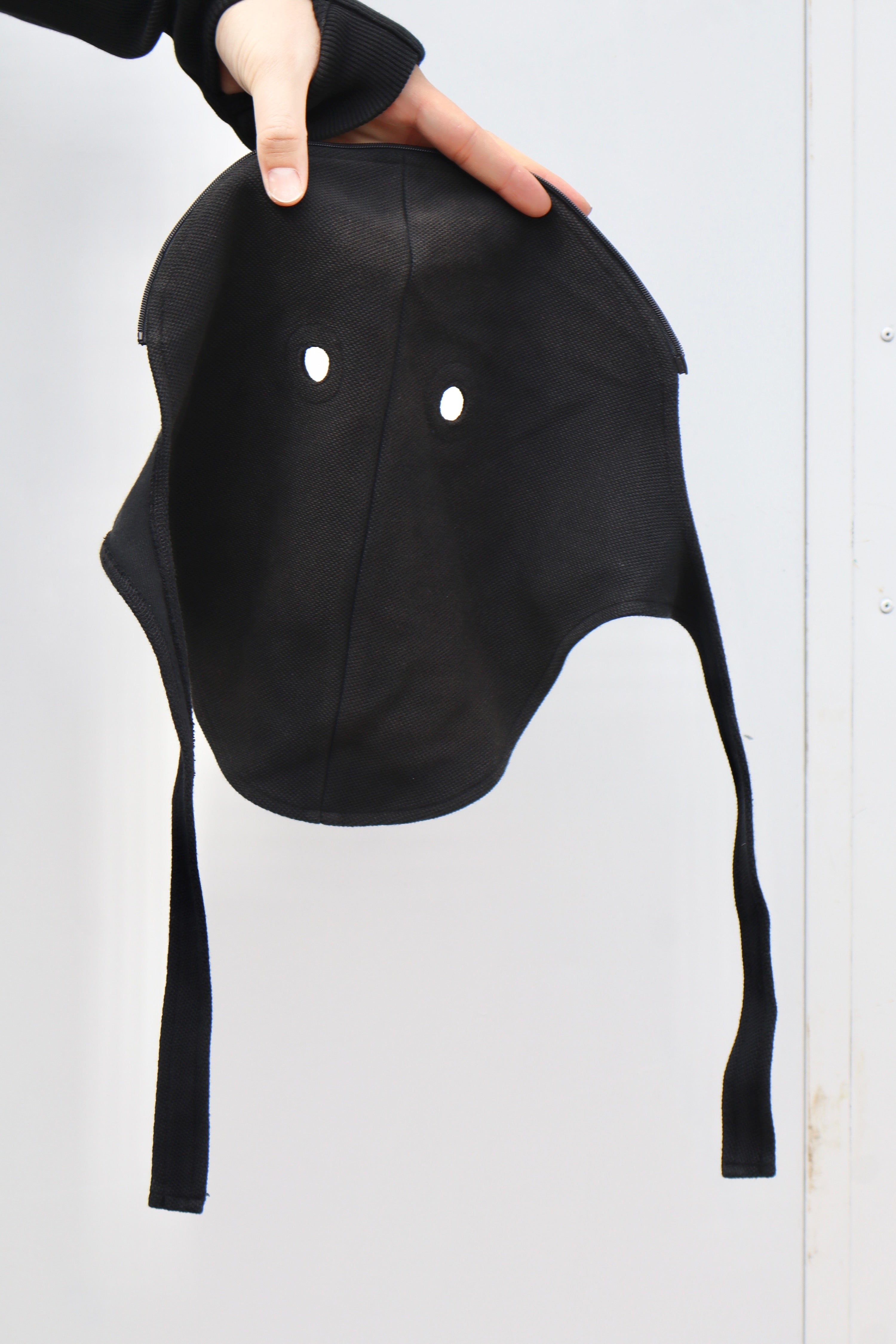 JIAN YE(ジェンイェ)のGUAI MASK HOOD BLACK(フーディー)の通販