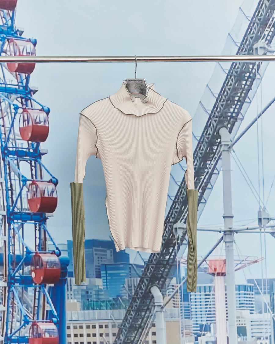 kotohayokozawa  ARM COVER TOP HIGH NECK(LT.BEIGE)