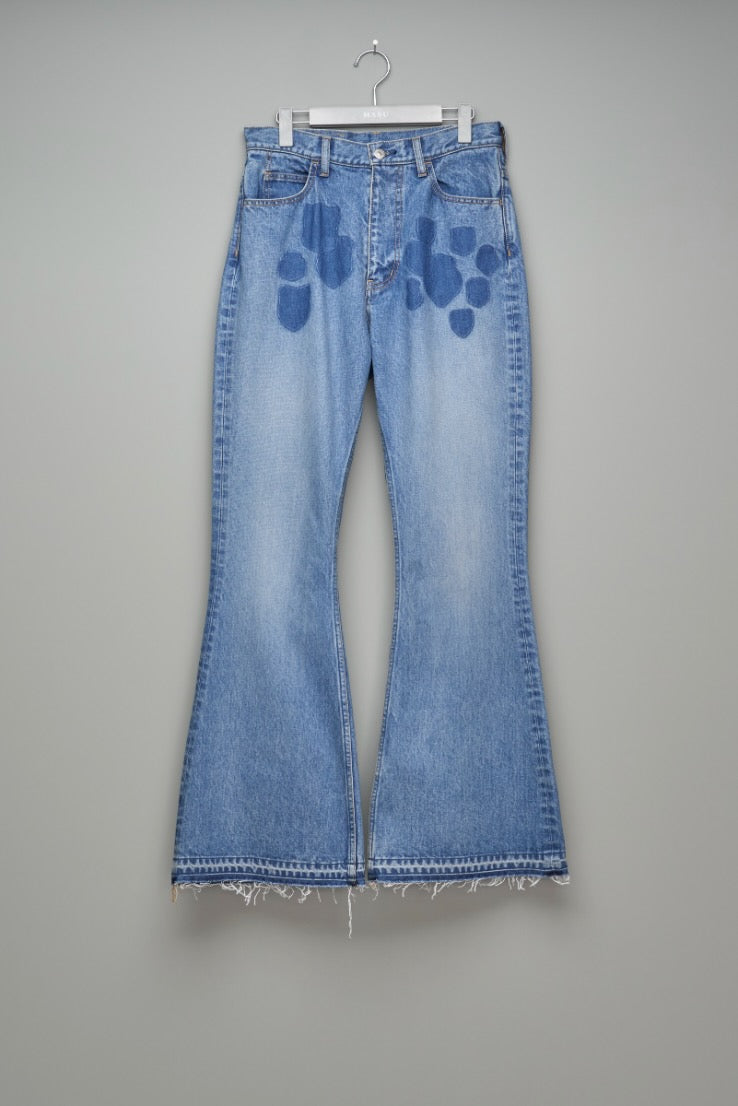 MASU(エムエーエスユー)の“MASU BOYS” EMBLEM BELL-BUTTOM JEANS