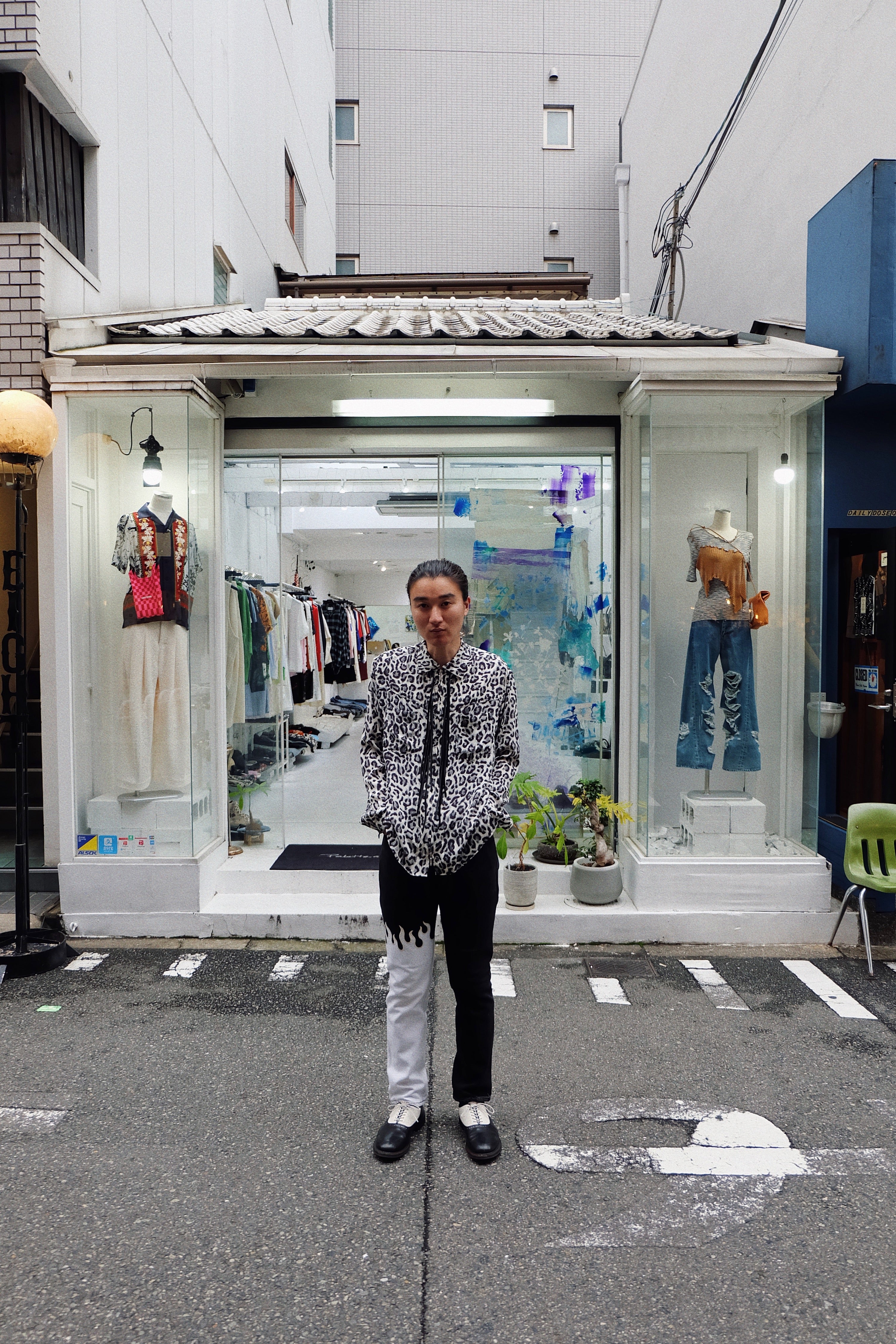 MASU(エムエーエスユー)のZIP-UP LEOPARD SILK SHIRT MONOCHROMEの通販