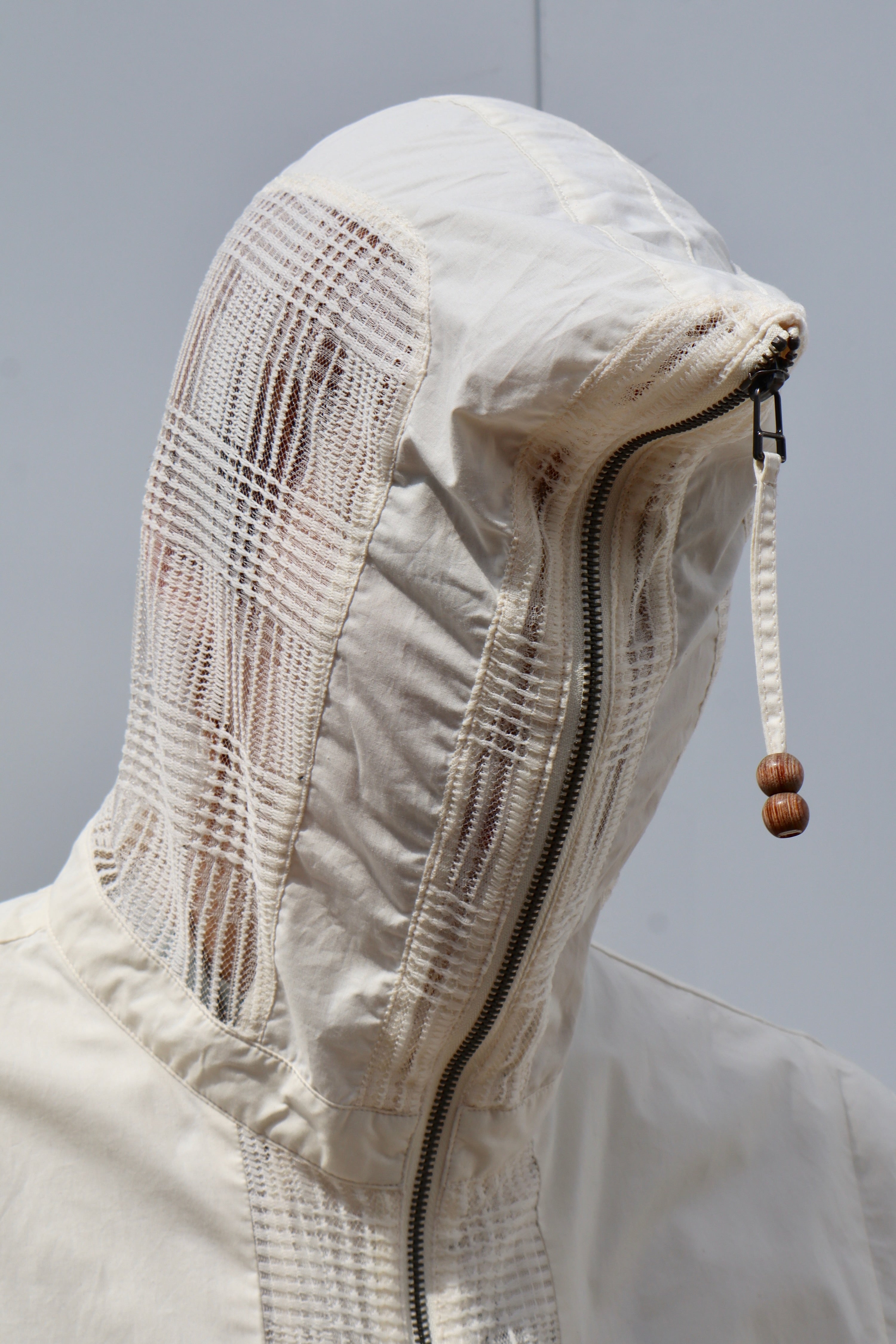 JIAN YE(ジェンイェ)のLACE MONSTER HOOD ECRU(フーディー)の通販
