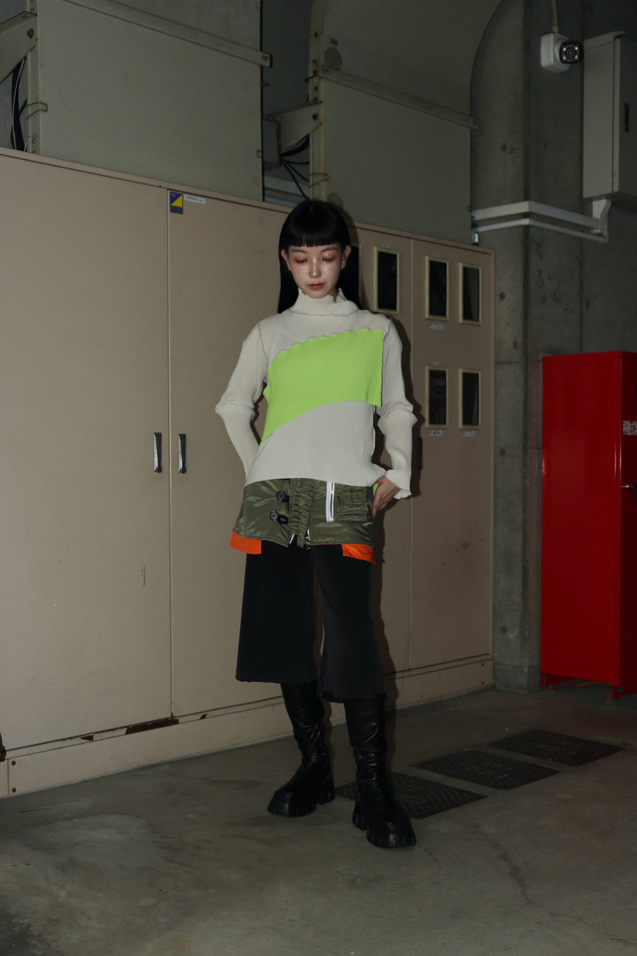 BELPER  SHORT APRON(KHAKI)