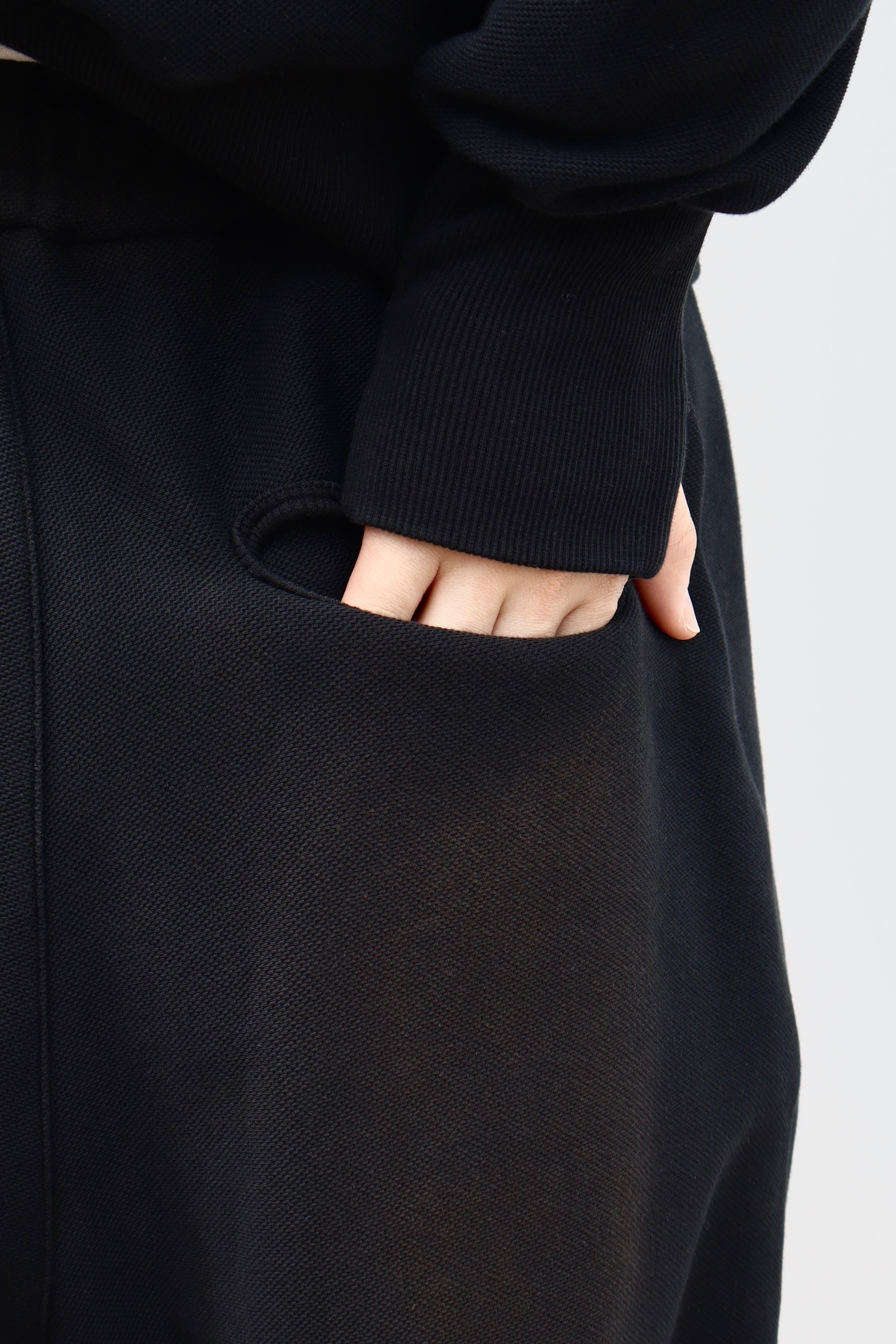 JIAN YE(ジェンイェ)のGUAI SWEAT PANTS BLACK(パンツ)の通販｜PALETTE