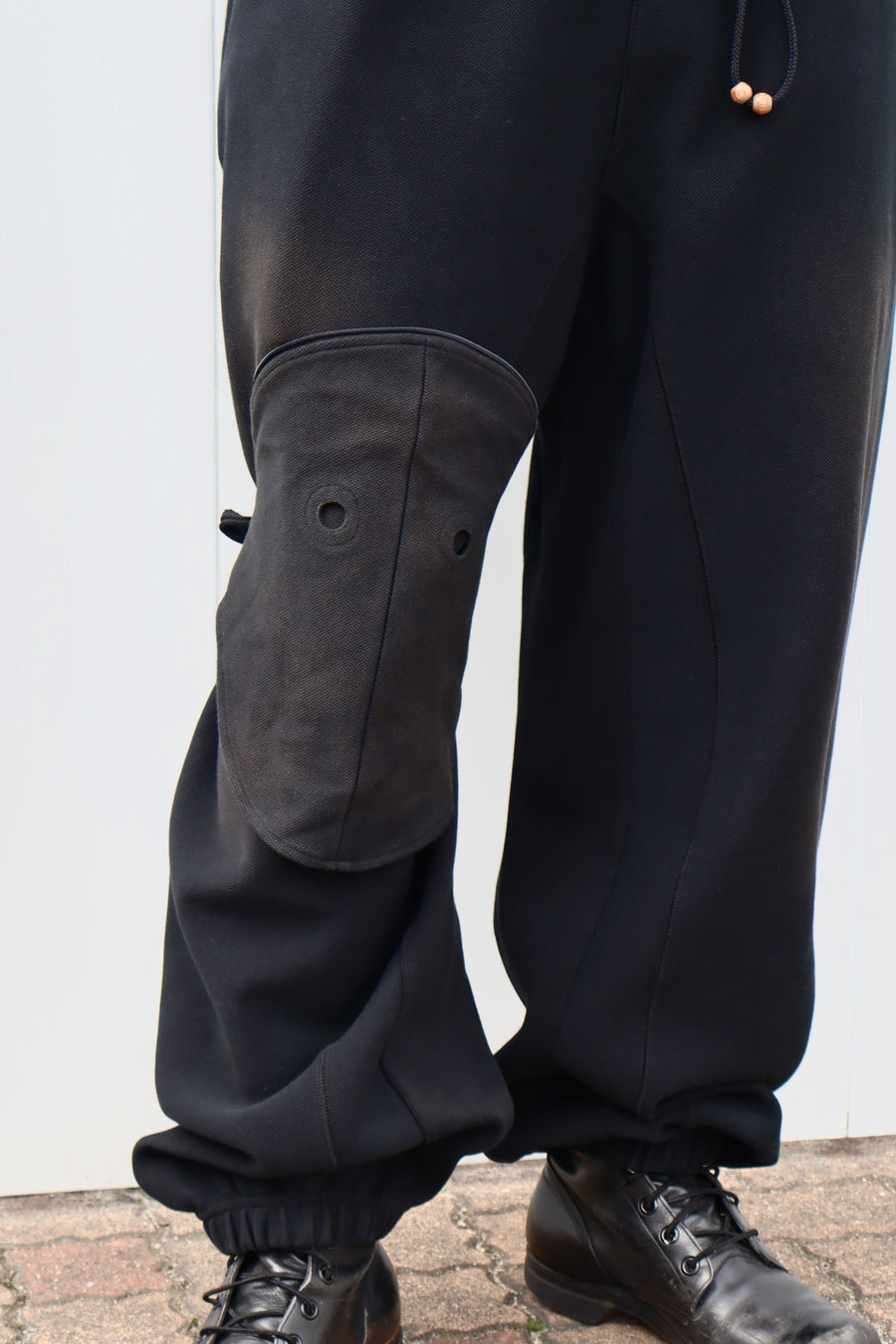 JIAN YE(ジェンイェ)のGUAI SWEAT PANTS BLACK(パンツ)の通販｜PALETTE