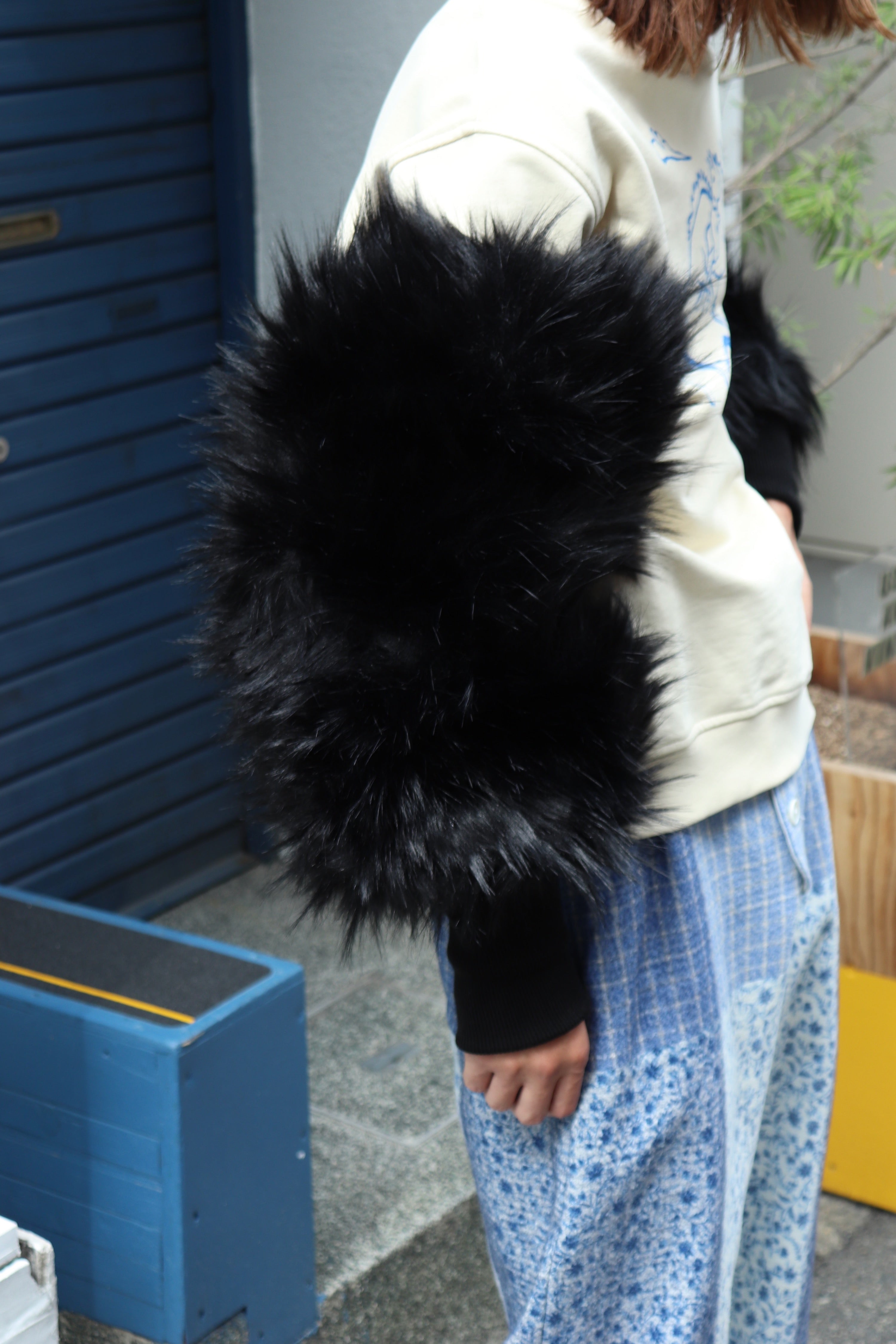 TOGA VIRILIS(トーガ ビリリース)のFur arm cover BLACKの通販｜PALETTE art aliveのオンラインショップ  – PALETTE art alive ONLINE STORE