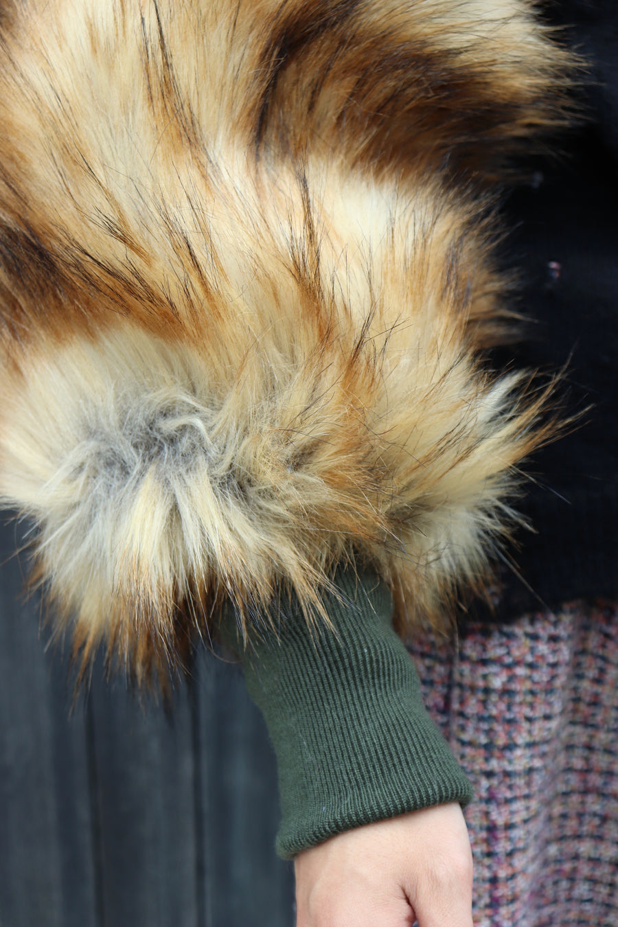 TOGA VIRILIS  Fur arm cover(BROWN)