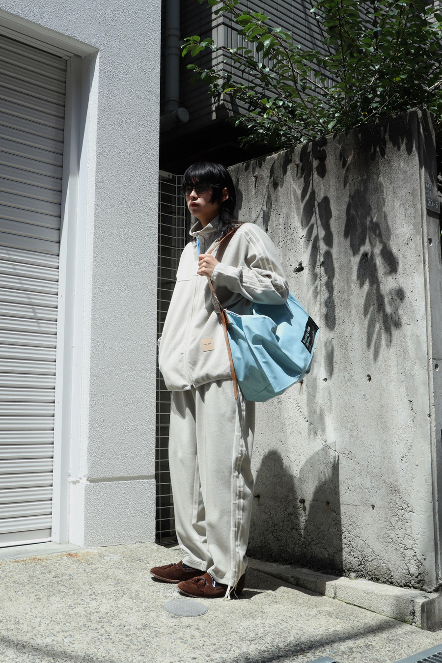 beta post  amida line track jacket