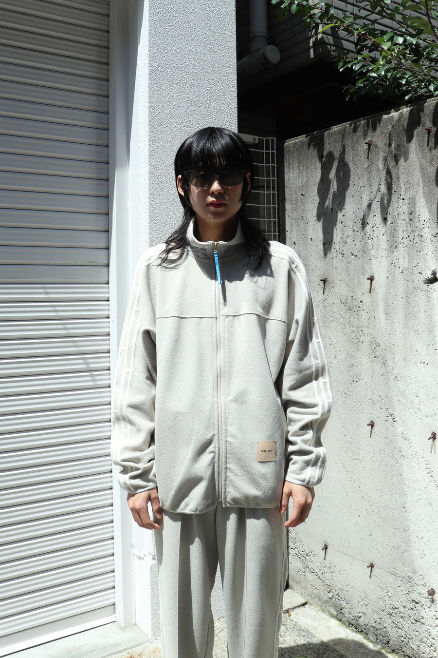 beta post  amida line track jacket