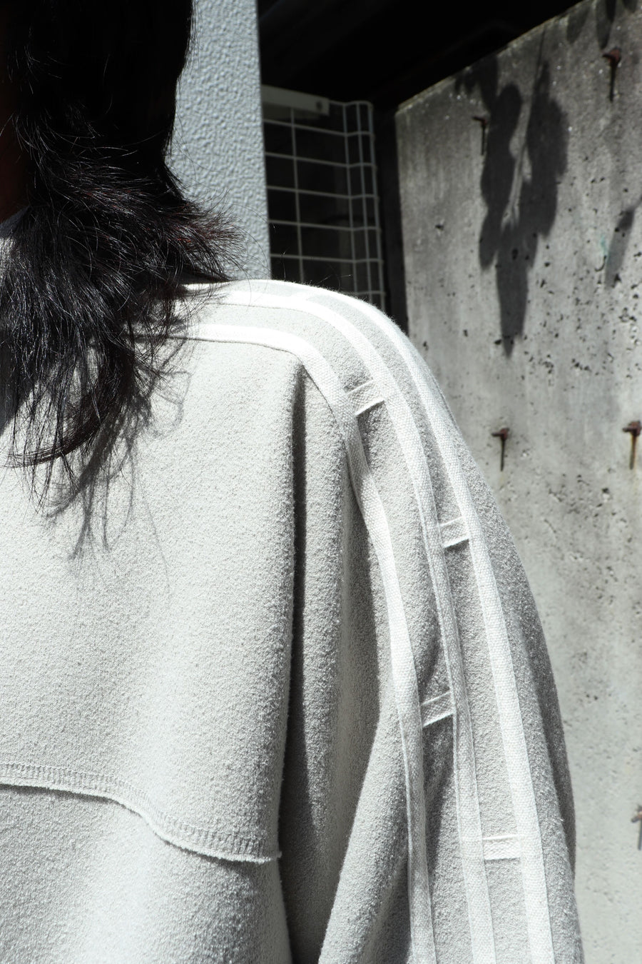 beta post  amida line track jacket