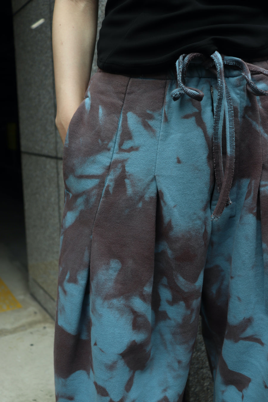 SHINYAKOZUKA  OVERDYED HOME BAGGY(BLUE BROWN)