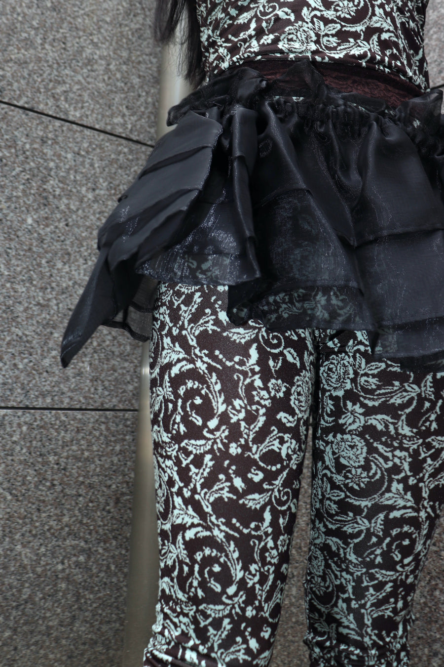 PERVERZE(パーバーズ)のLace-Trim Mid-Calf Shortsの通販｜PALETTE art
