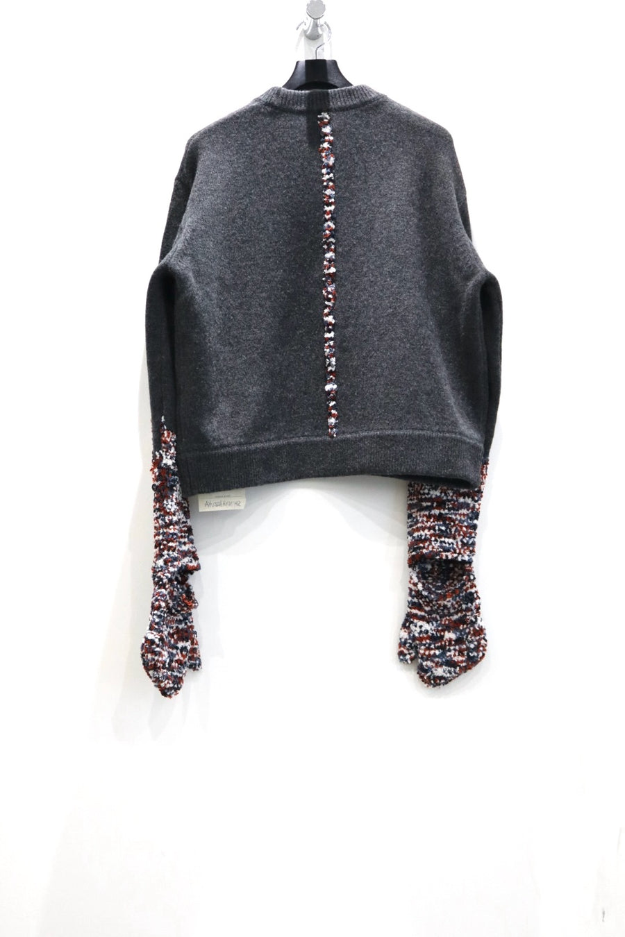 SHINYAKOZUKA  MASCOT HANDS OVER HEAD