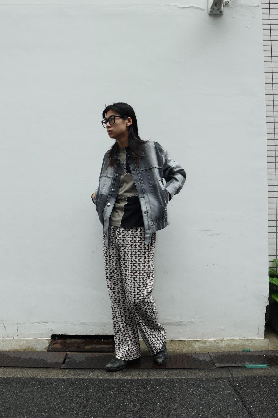 SPACE AVAILABLE  UP-CYCLED PLANT DYED TEE(GRAY)