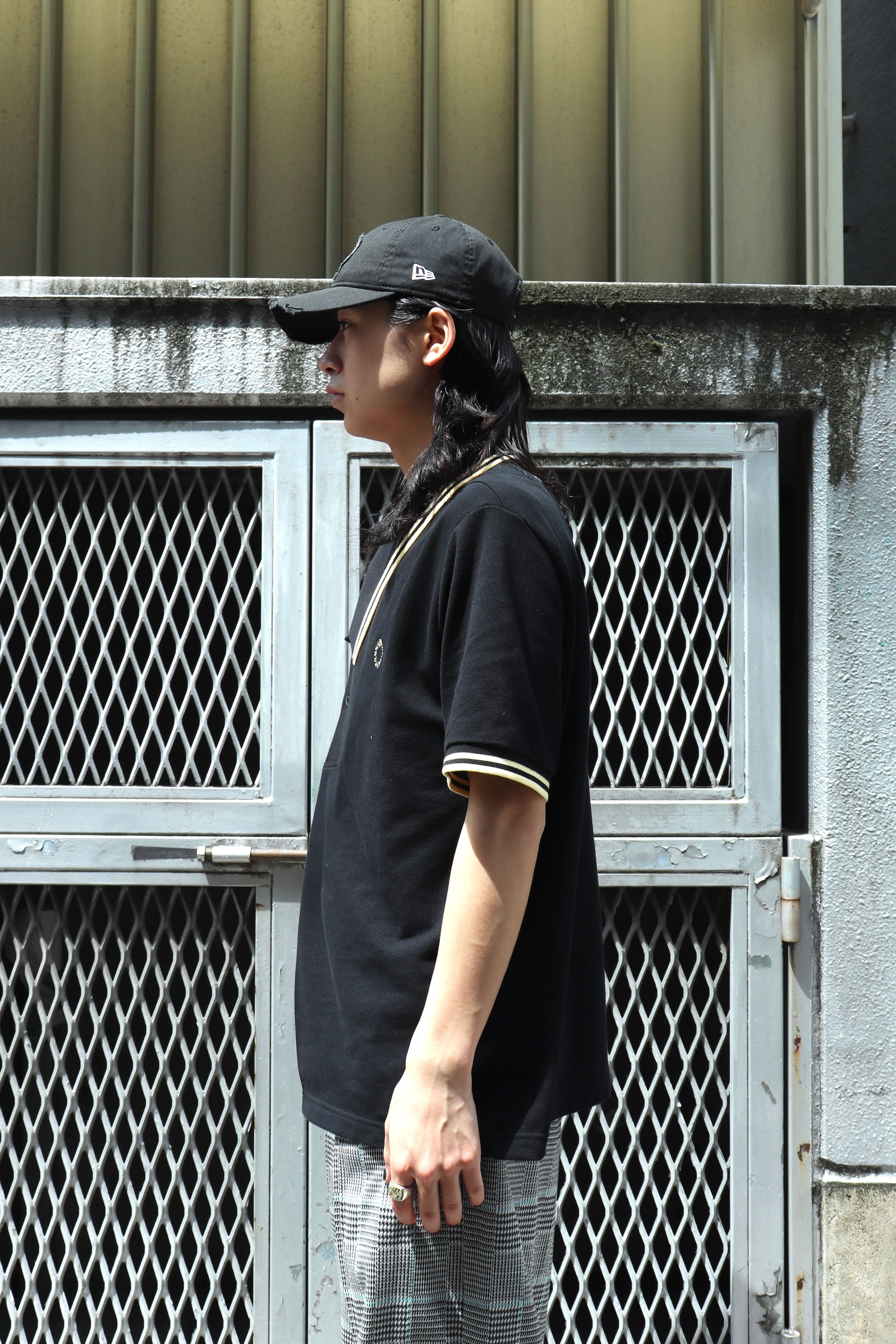 犬*方様 YUKI HASHIMOTO Y NECK POLO SHIRTS YUKI HASHIMOTO(ユウキハシモト)のY NECK POLO SHIRTS BLACKの通販