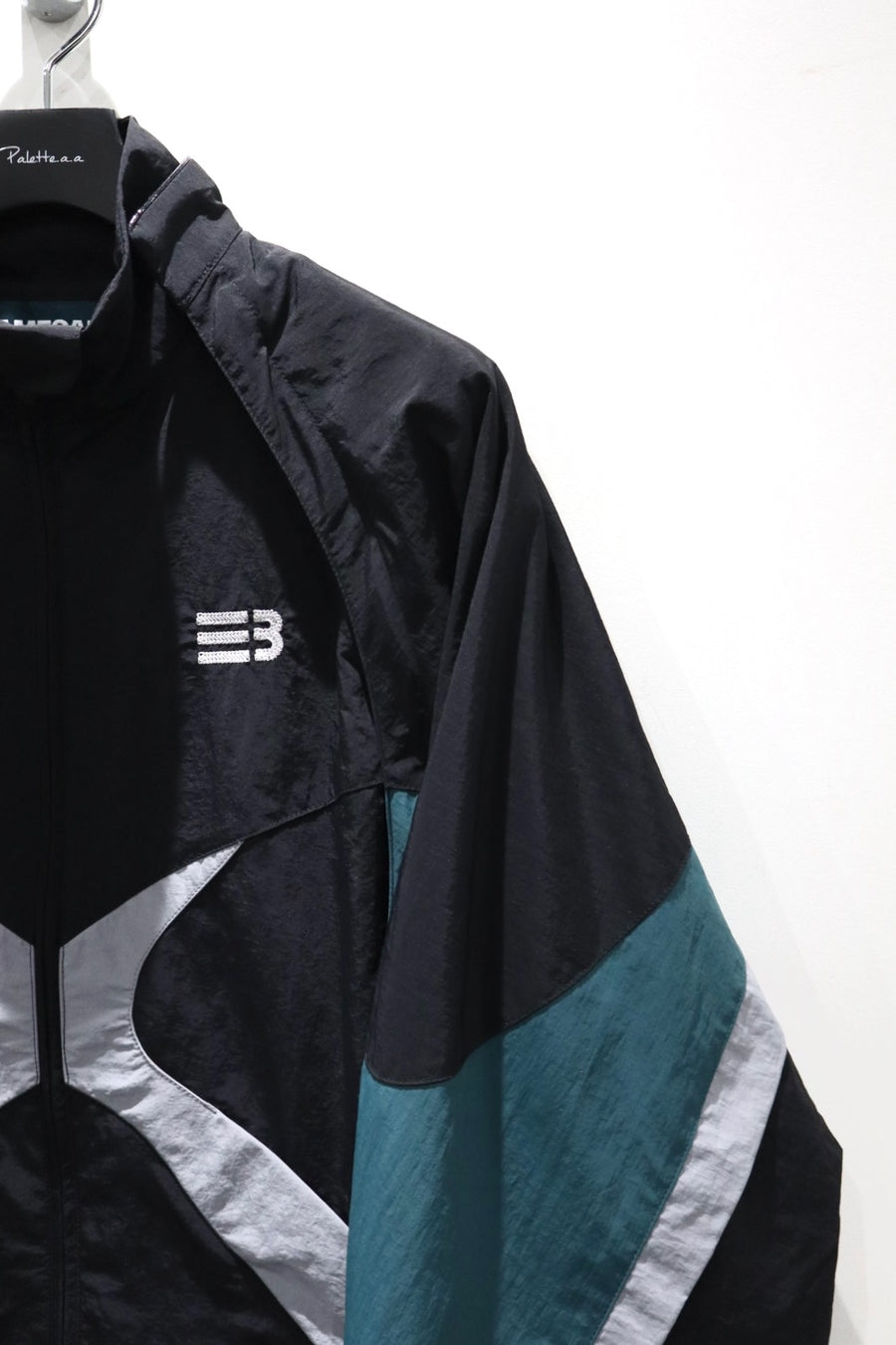 NAMESAKE  LINEAGE WINDBREAKER(EUPHORIC BLACK)