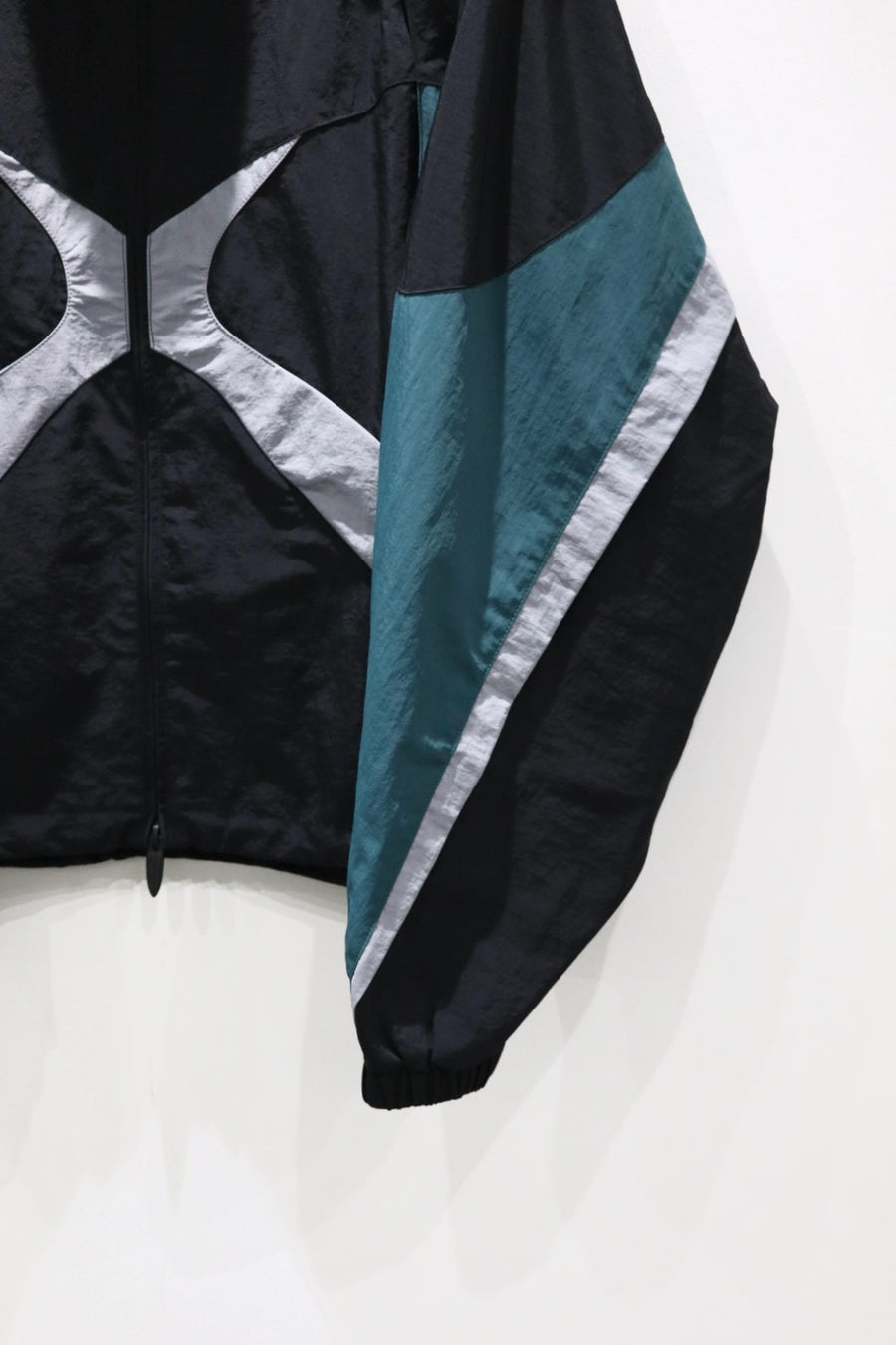 NAMESAKE  LINEAGE WINDBREAKER(EUPHORIC BLACK)