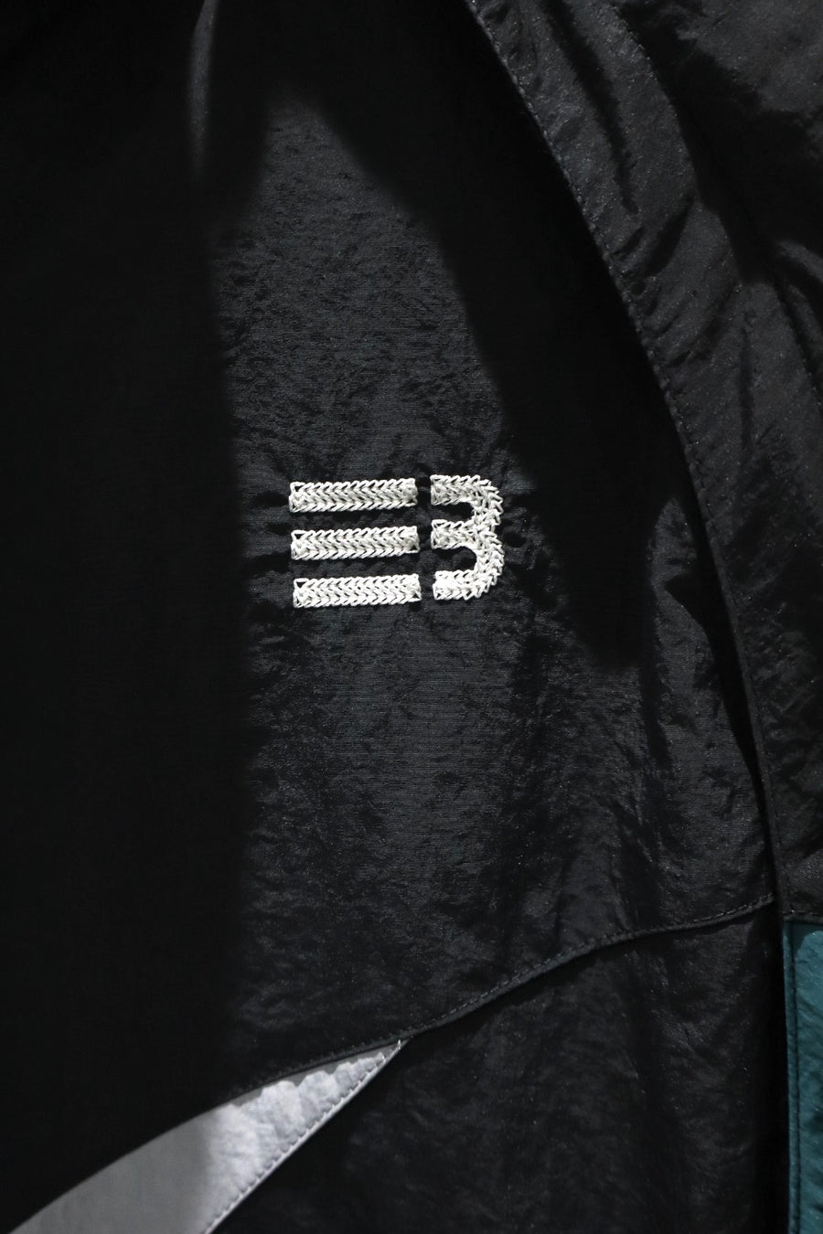 NAMESAKE  LINEAGE WINDBREAKER(EUPHORIC BLACK)