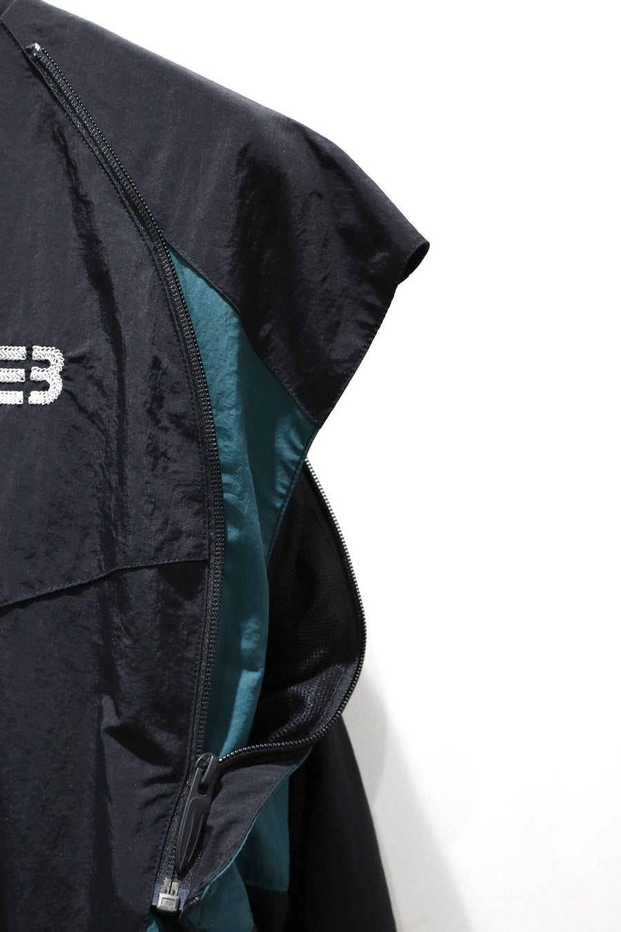 NAMESAKE  LINEAGE WINDBREAKER(EUPHORIC BLACK)