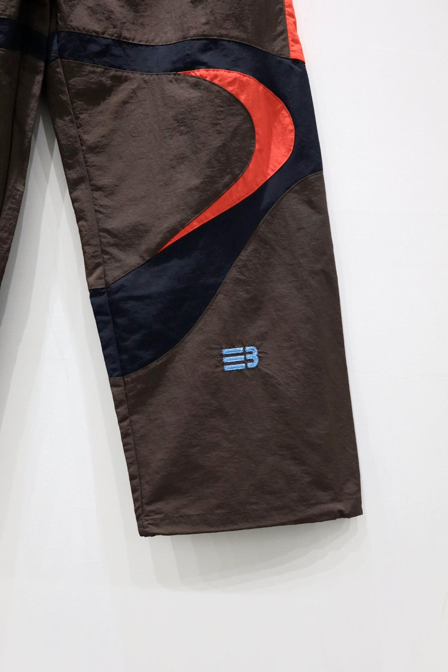 NAMESAKE  LINEAGE WARMUP PANTS(SOIL BROWN)