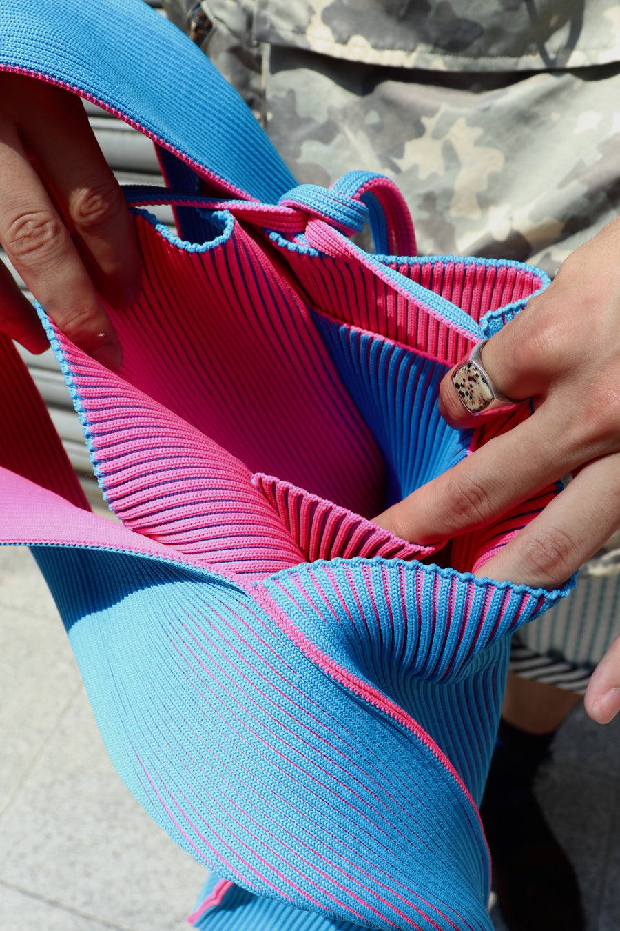 LASTFRAME  KASANE REVERSIBLE TASUKI TOTE(NEON BLUE-NEON PINK)