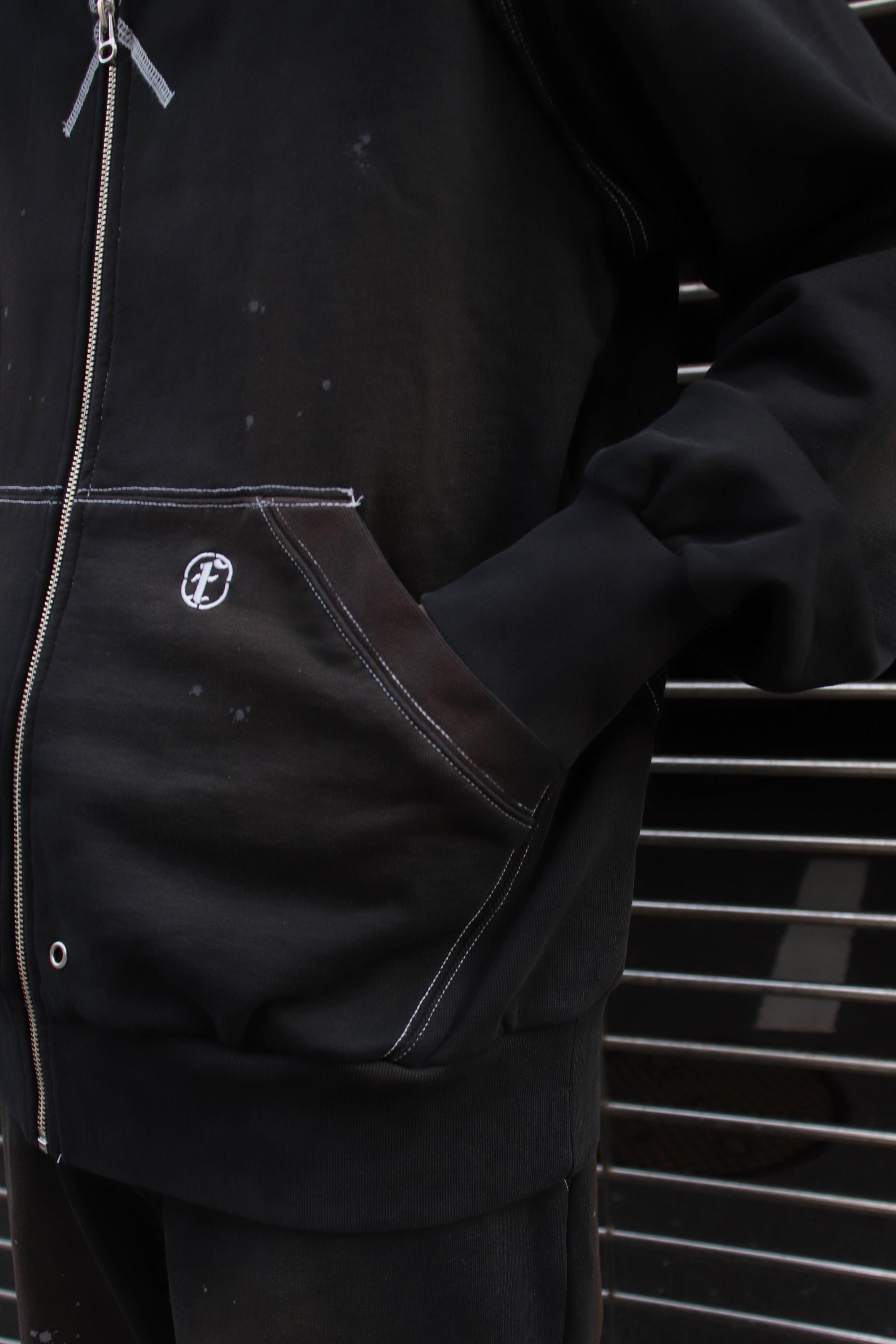 FAF(エフエーエフ)のAGED ZIP UP HOODIE BLACKの通販｜PALETTE art