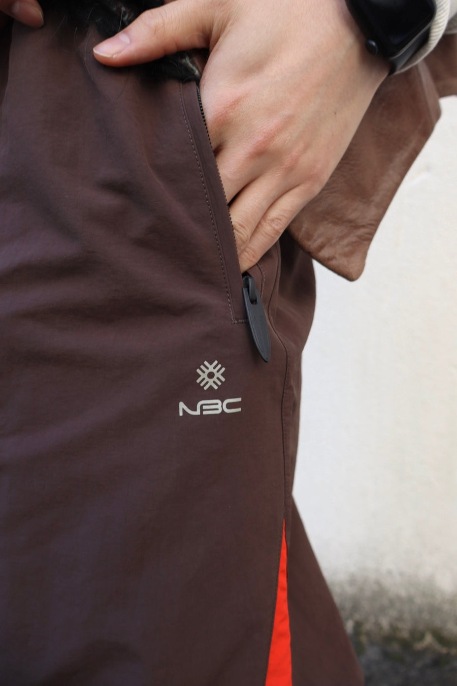 NAMESAKE  LINEAGE WARMUP PANTS(SOIL BROWN)