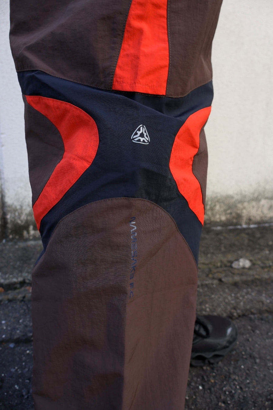 NAMESAKE  LINEAGE WARMUP PANTS(SOIL BROWN)