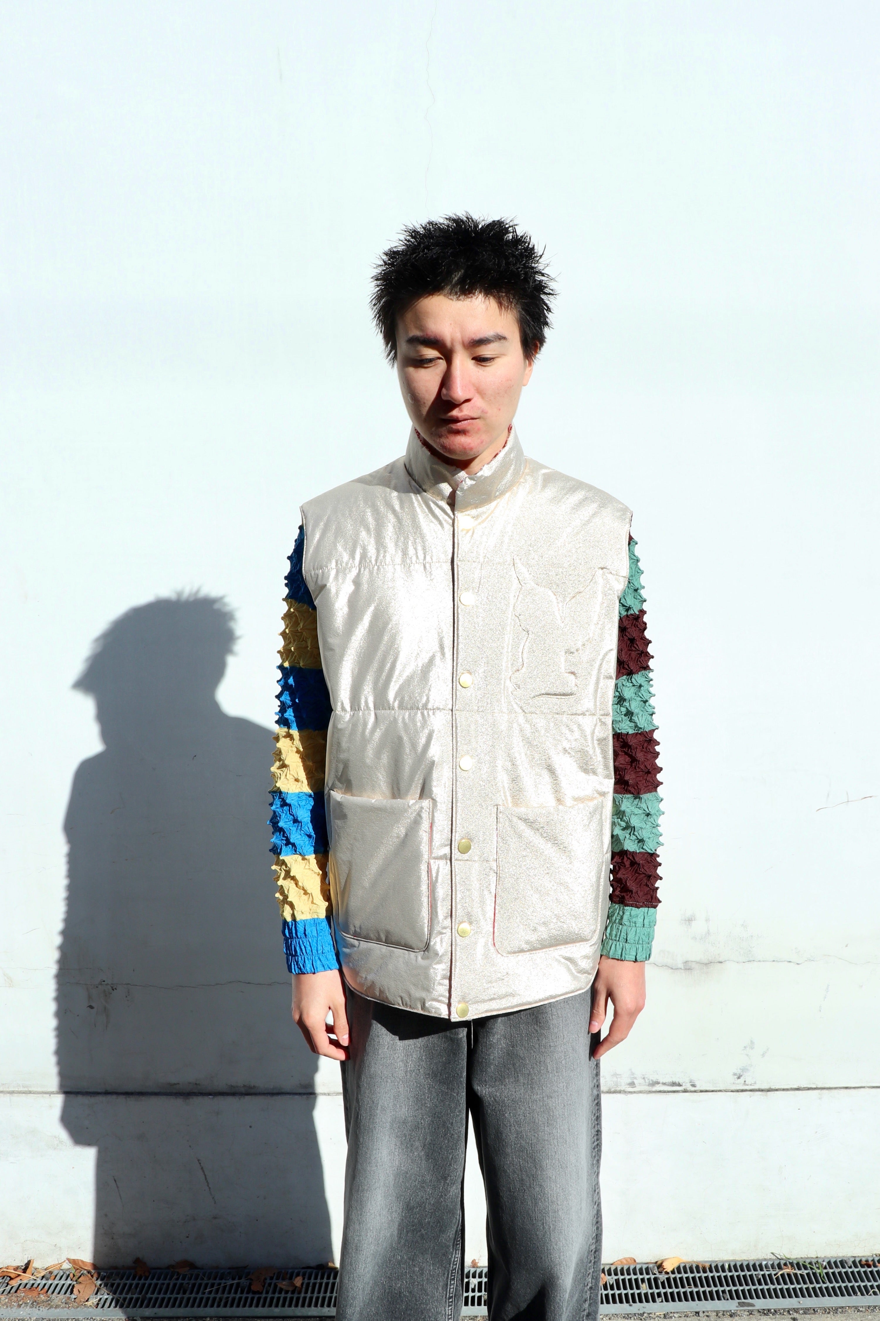 MASU(エムエーエスユー)のREVERSIBLE PADDED VEST SILVERの通販