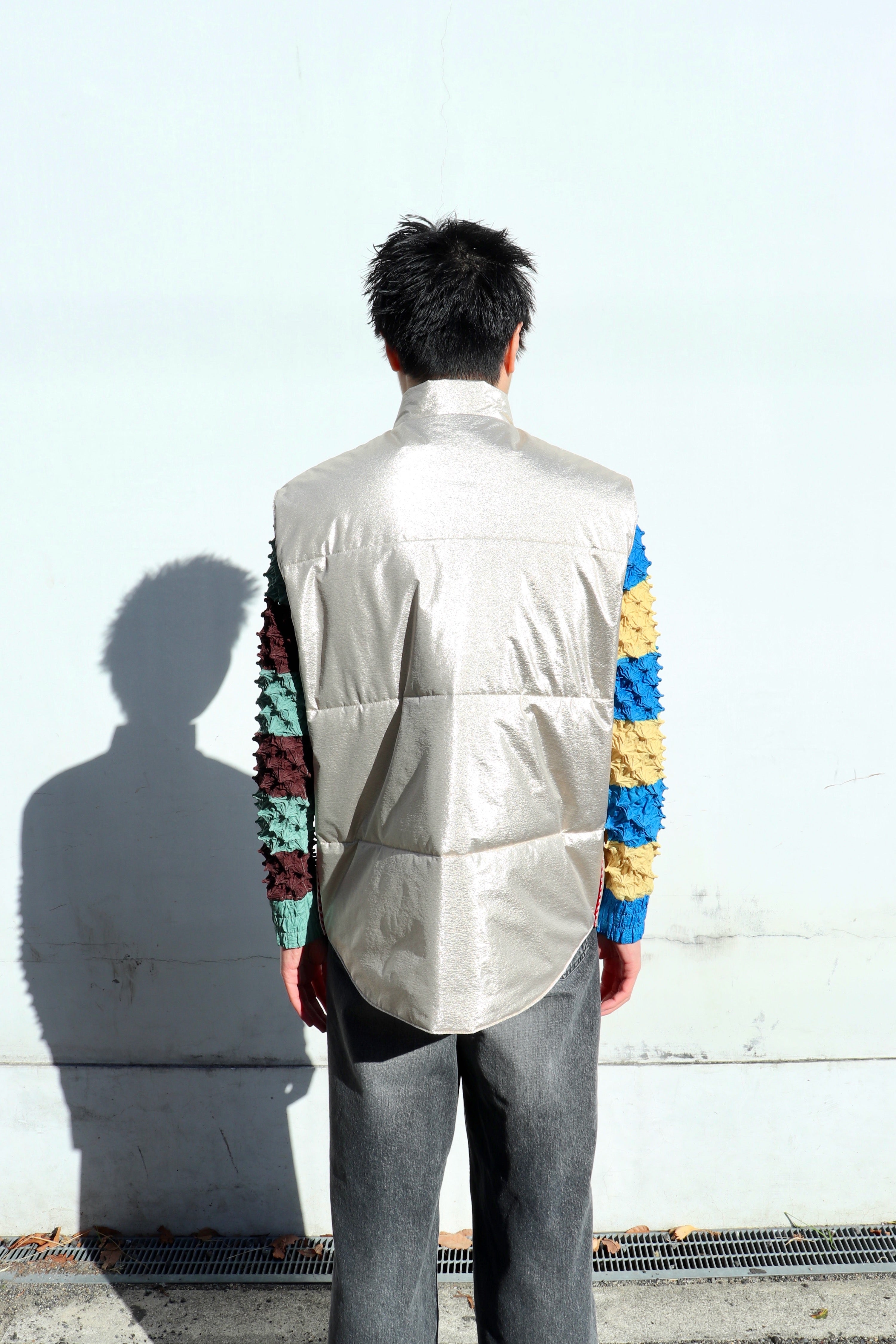 MASU(エムエーエスユー)のREVERSIBLE PADDED VEST SILVERの通販