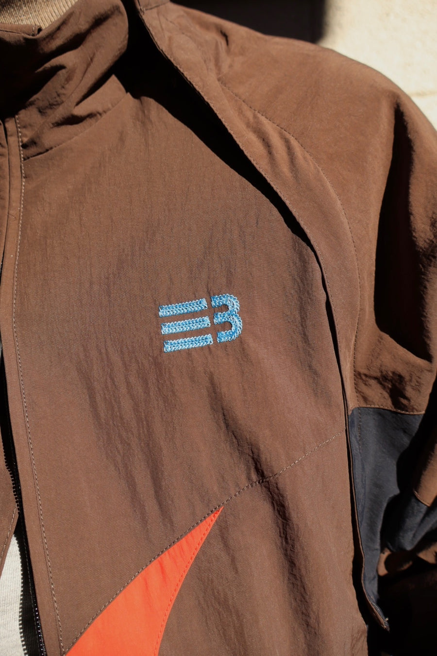 NAMESAKE  LINEAGE WINDBREAKER(SOIL BROWN)