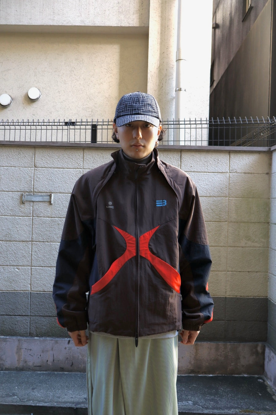 NAMESAKE  LINEAGE WINDBREAKER(SOIL BROWN)