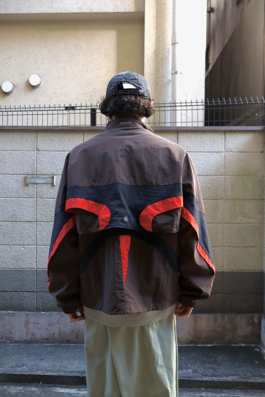 NAMESAKE  LINEAGE WINDBREAKER(SOIL BROWN)