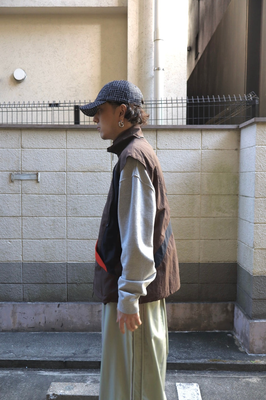 NAMESAKE  LINEAGE WINDBREAKER(SOIL BROWN)