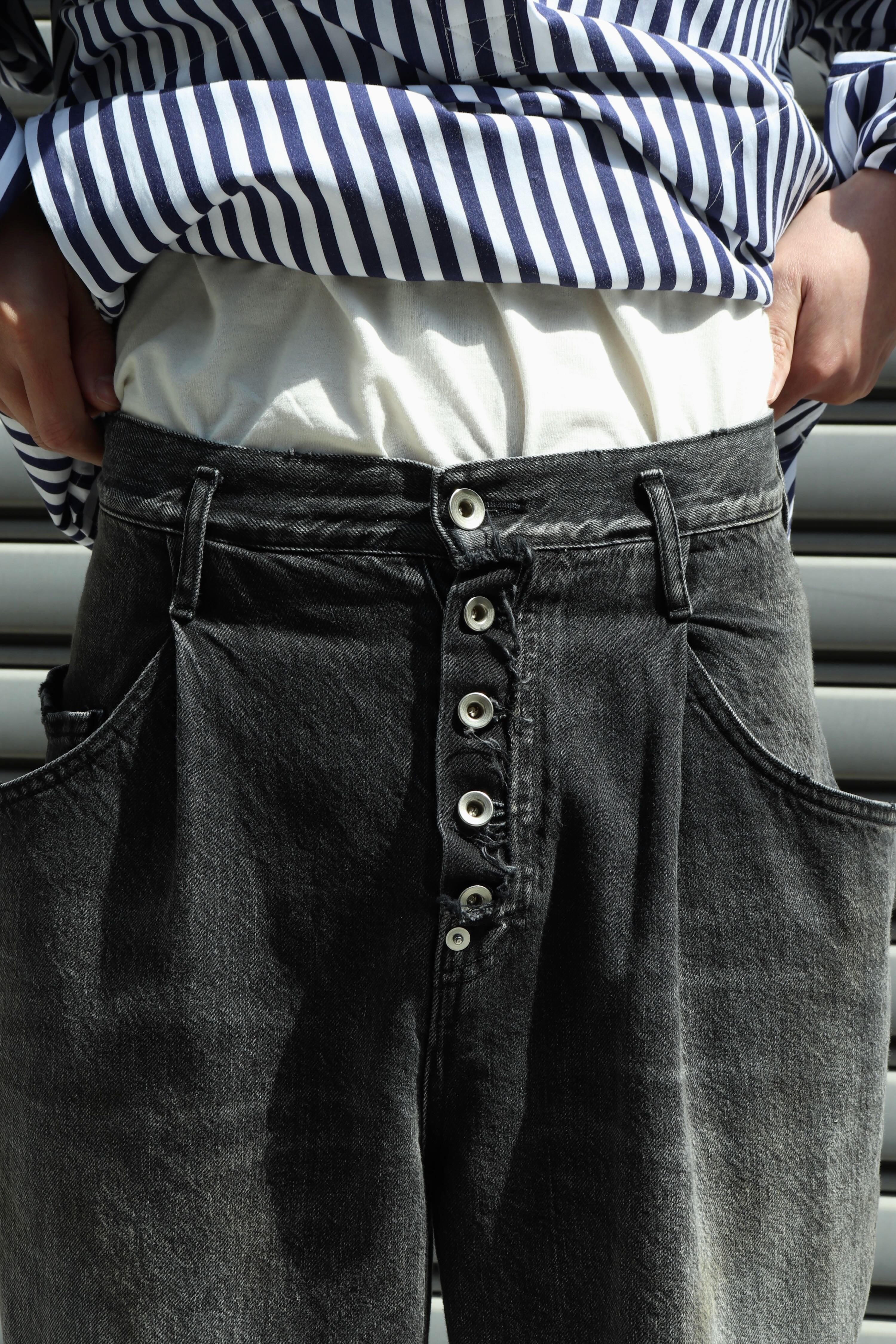 SOSHIOTSUKI(ソウシオオツキ)のDRAPE POCKET TUCKED DENIM DAMAGE