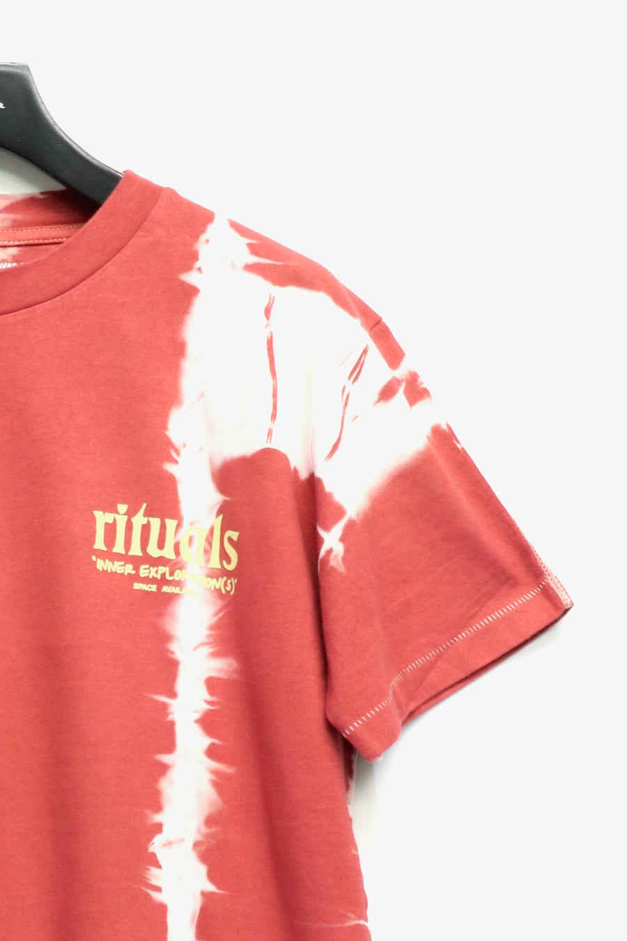 SPACE AVAILABLE  RITUAL TEE(RED)