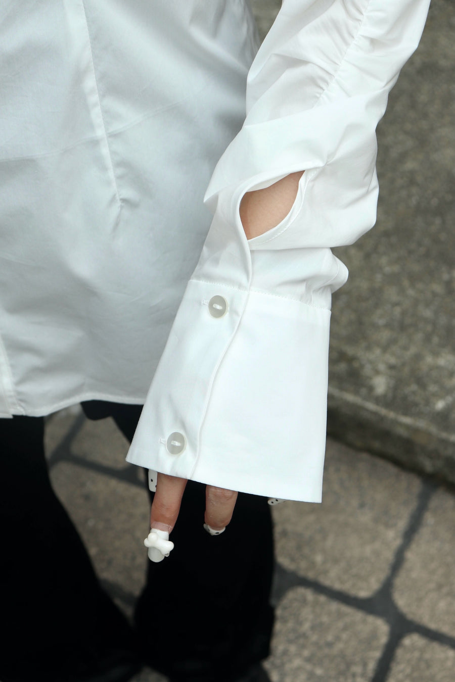 SHIORI MIKATA  square cut puff-sleeve shirts(WHITE)
