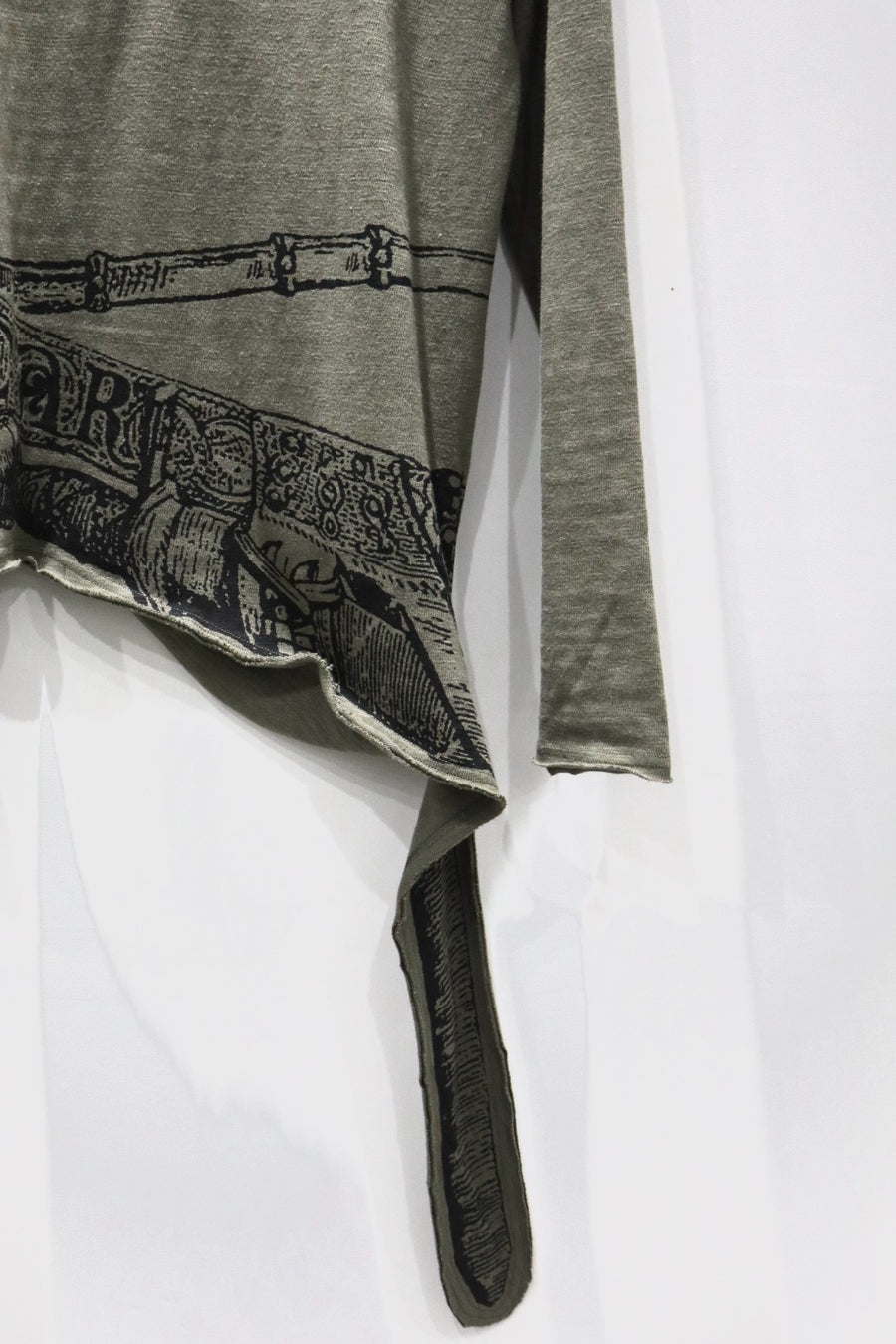 Oscar Ouyang  SWORD PRINT HENLEY SHIRT(KHAKI)